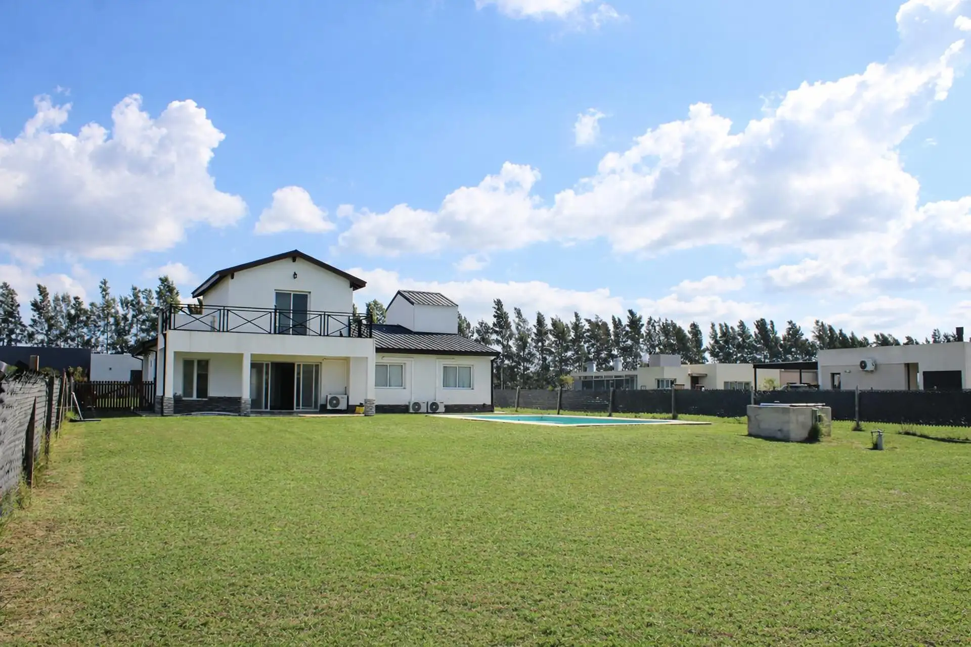 3-bedroom house in Campana, Barrio Matisse