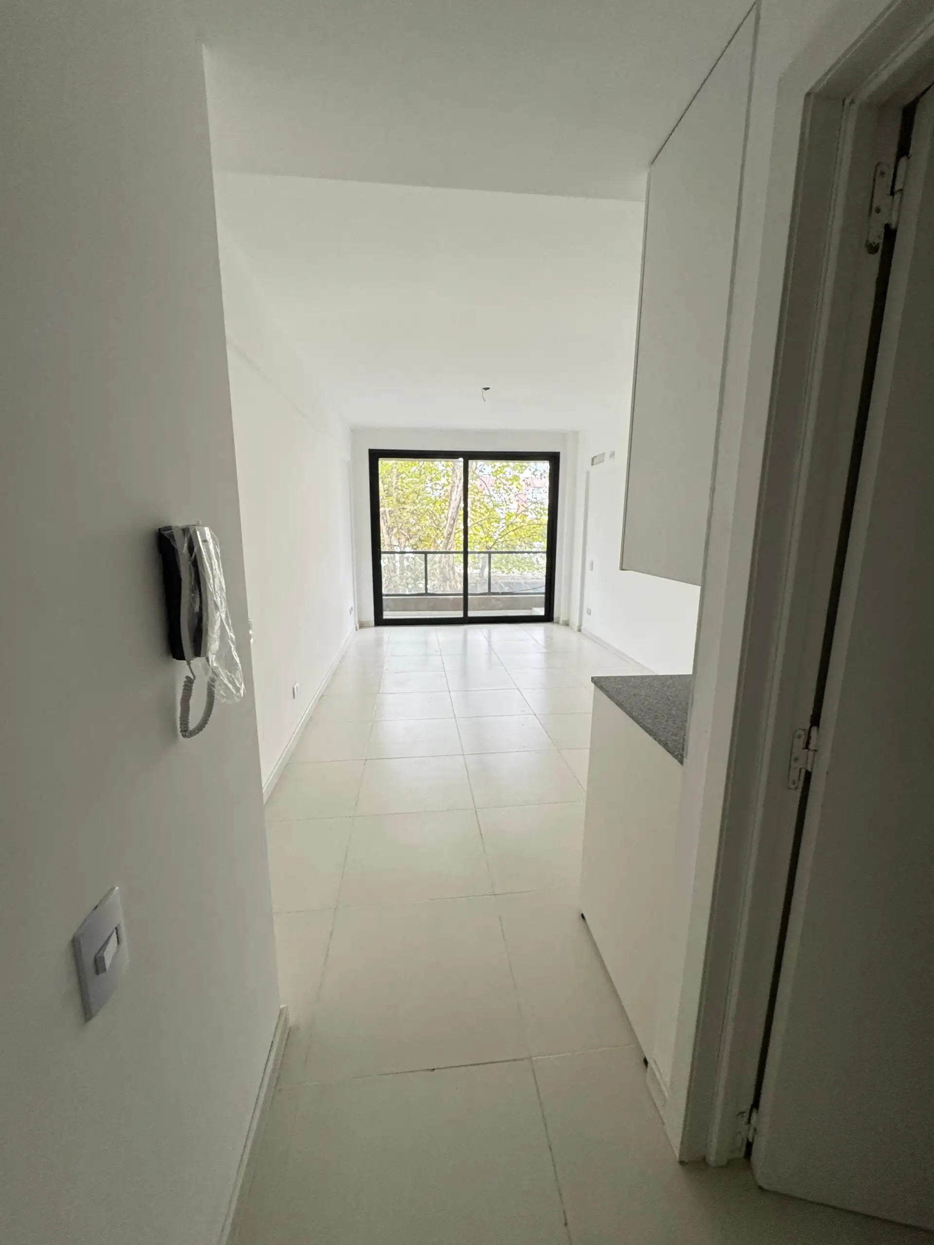 Квартира-студия с балконом на улицу в Villa del Parque