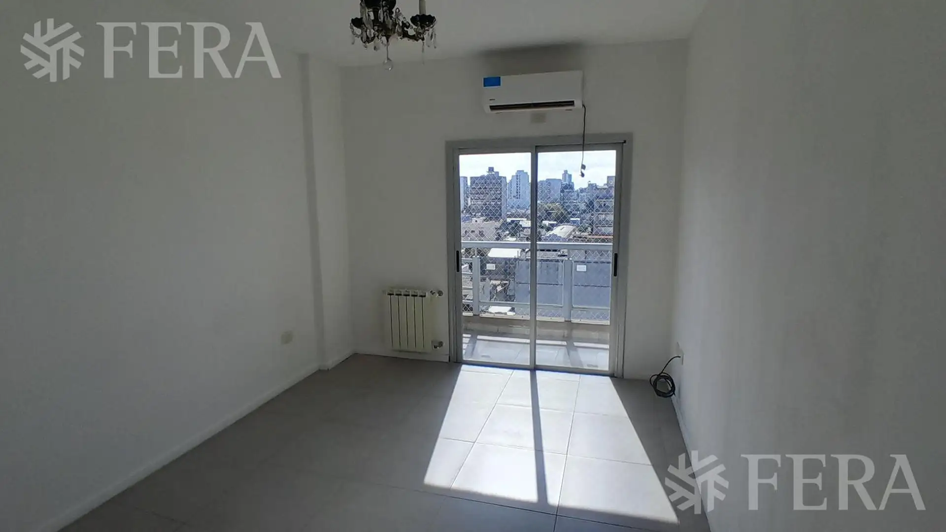 Two-room apartment with covered parking in Wilde, Avellaneda