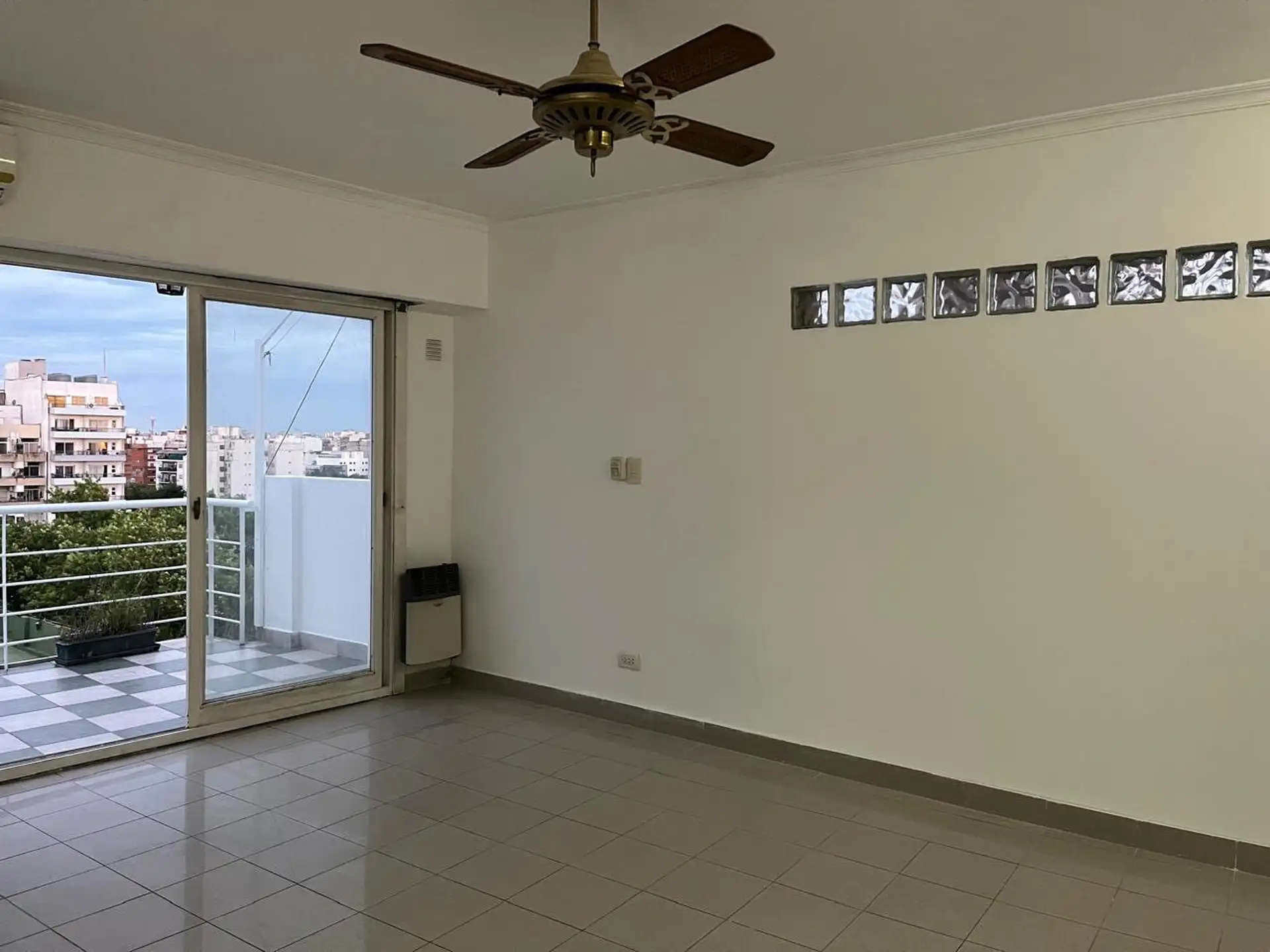 Квартира с 1 спальней в Floresta с балконом