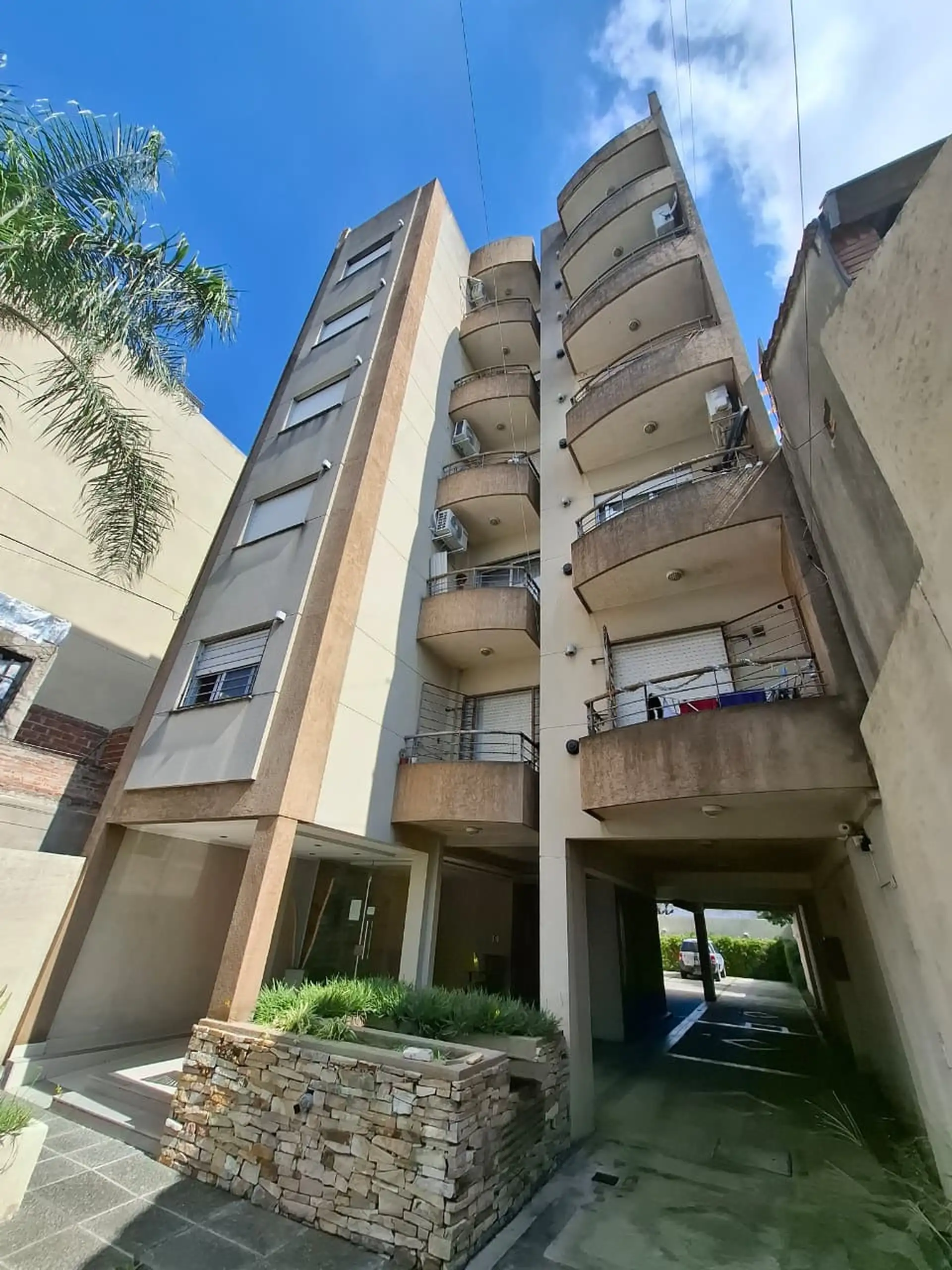 Kitnet (monoambiente) com varanda em Morón