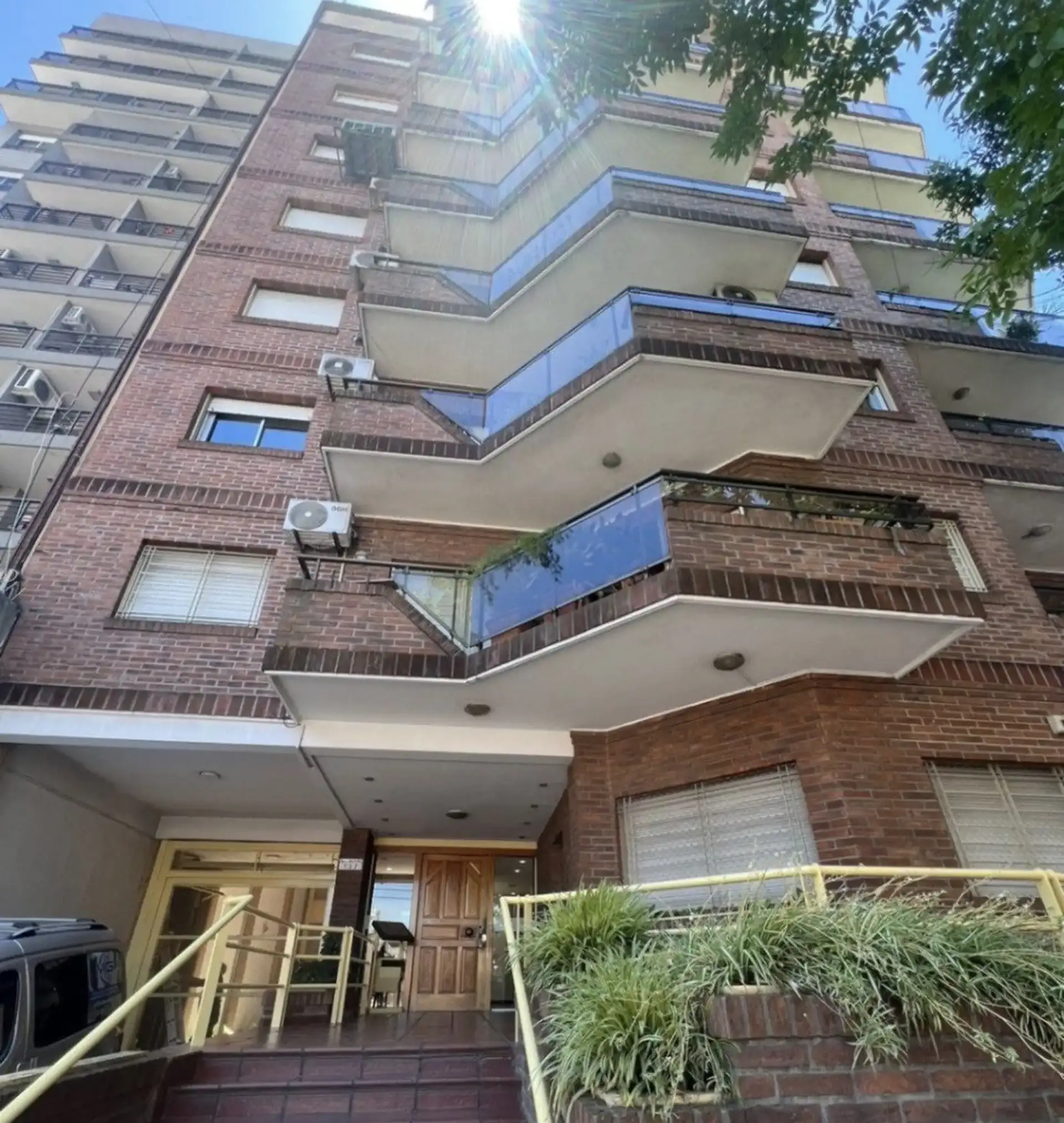 Departamento de 3 ambientes con cochera en Morón Norte