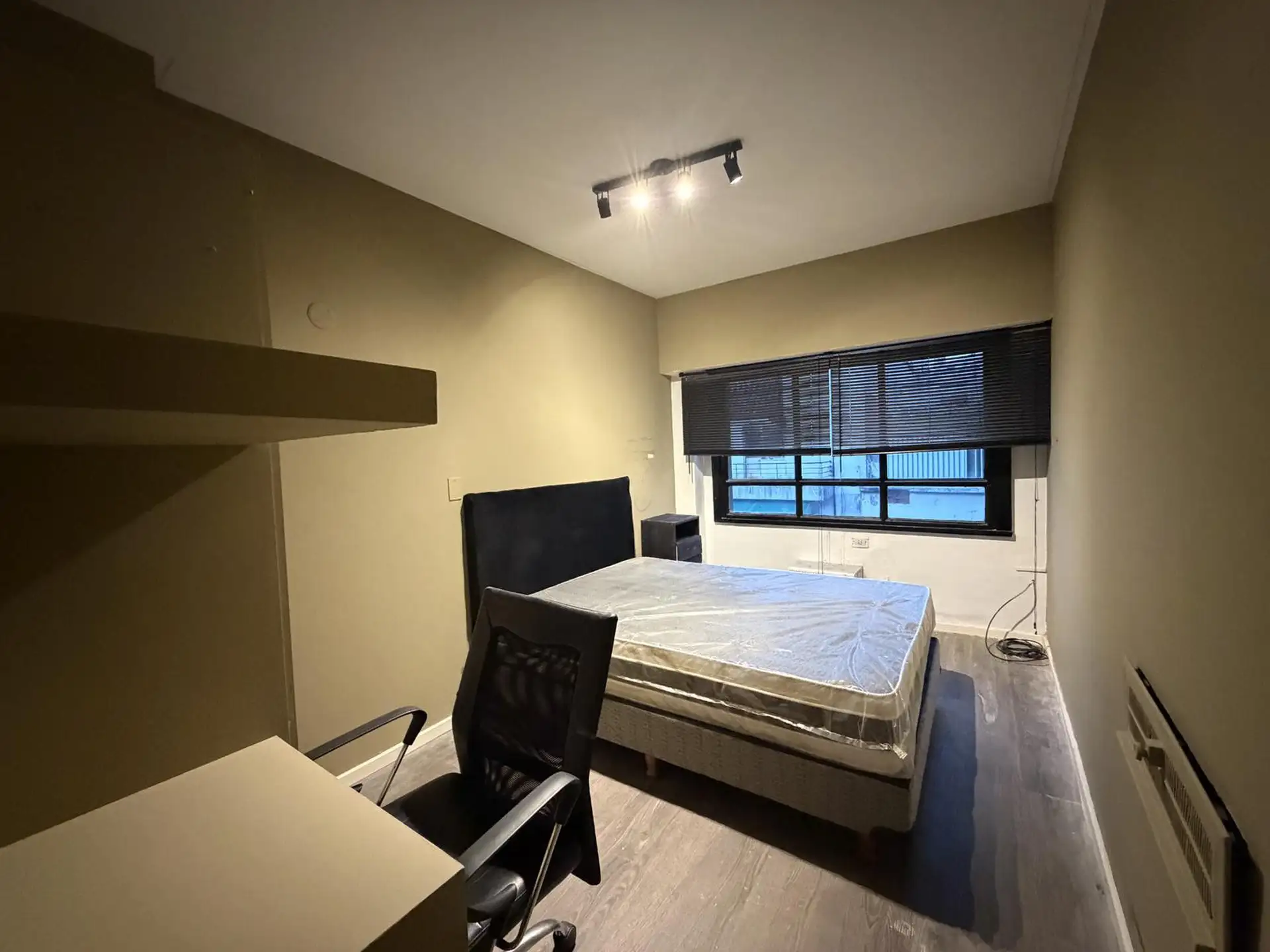 Monoambiente semi amoblado en Retiro