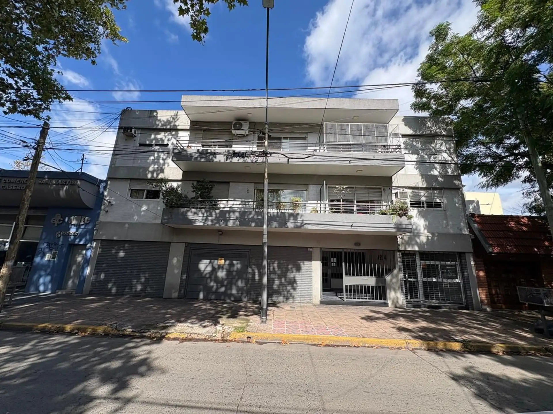 Departamento de 3 ambientes en planta baja en Caseros
