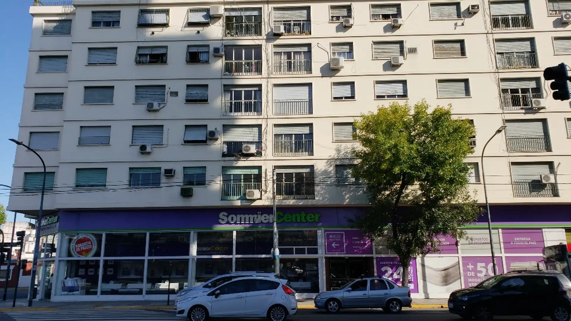 Departamento de 2 dormitorios al frente en Liniers