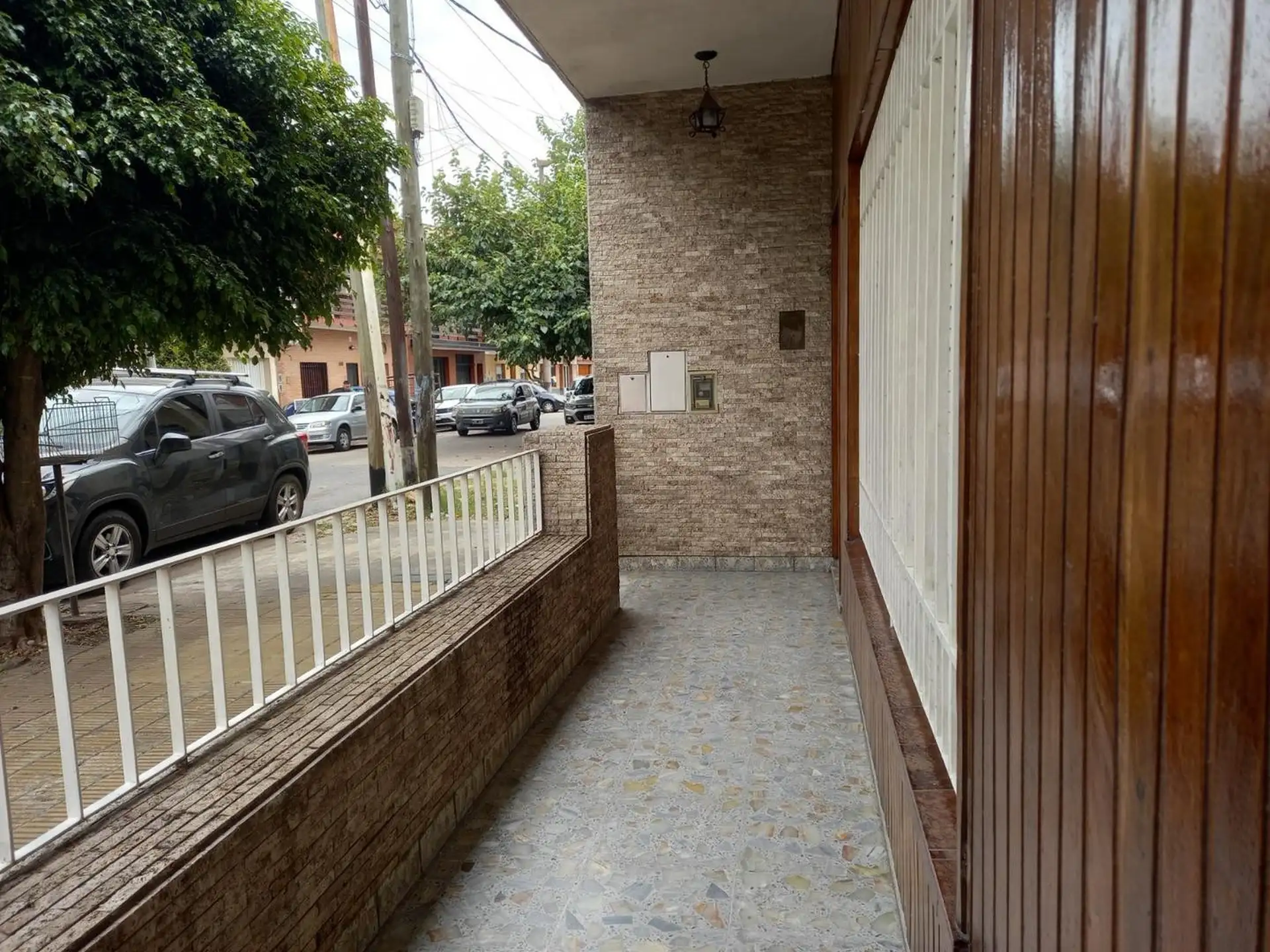 Casa en alquiler con 2 dormitorios en Ramos Mejía
