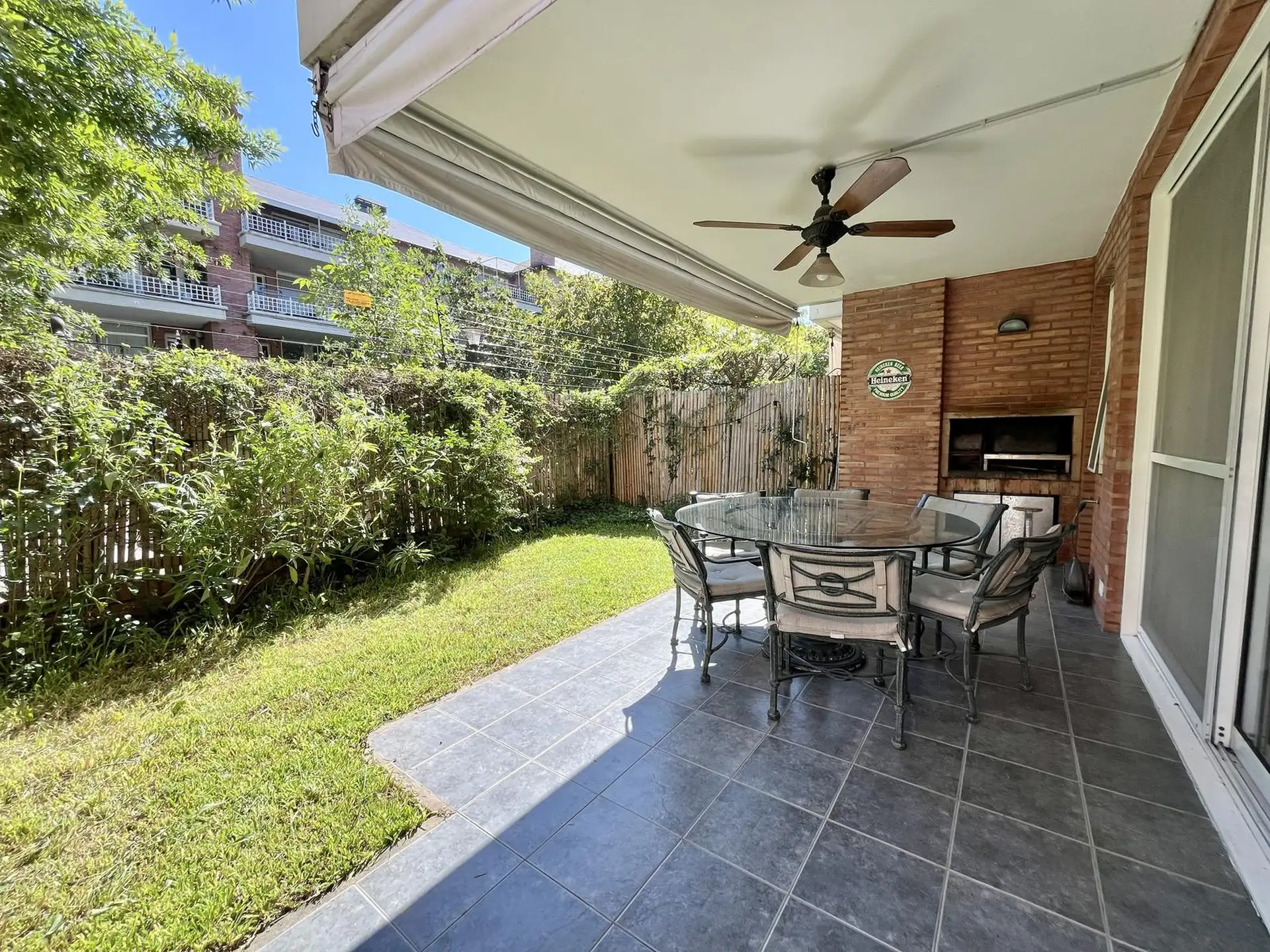 Departamento de 3 ambientes con jardín en San Isidro