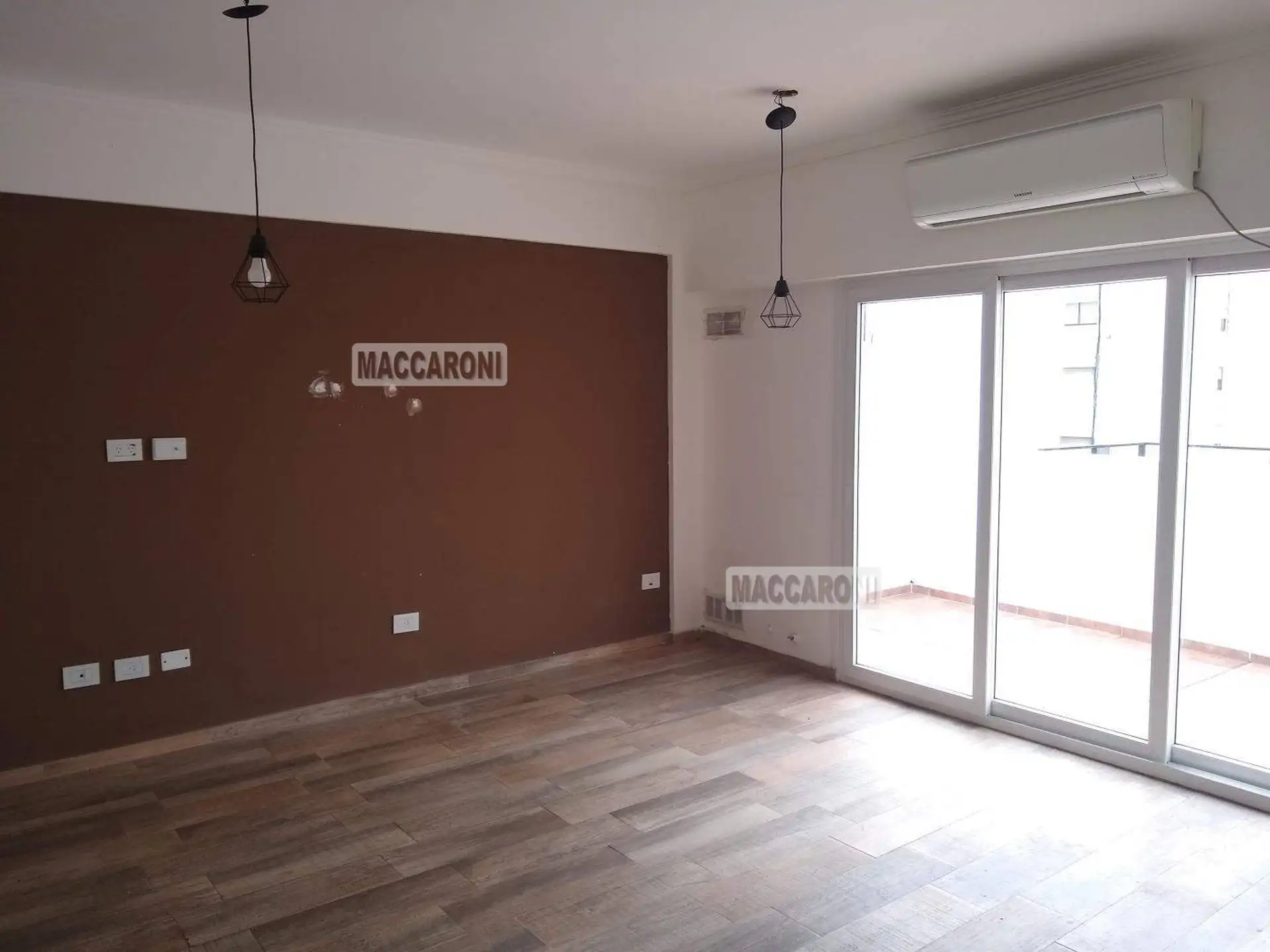Apartamento de 2 ambientes com varanda em Liniers