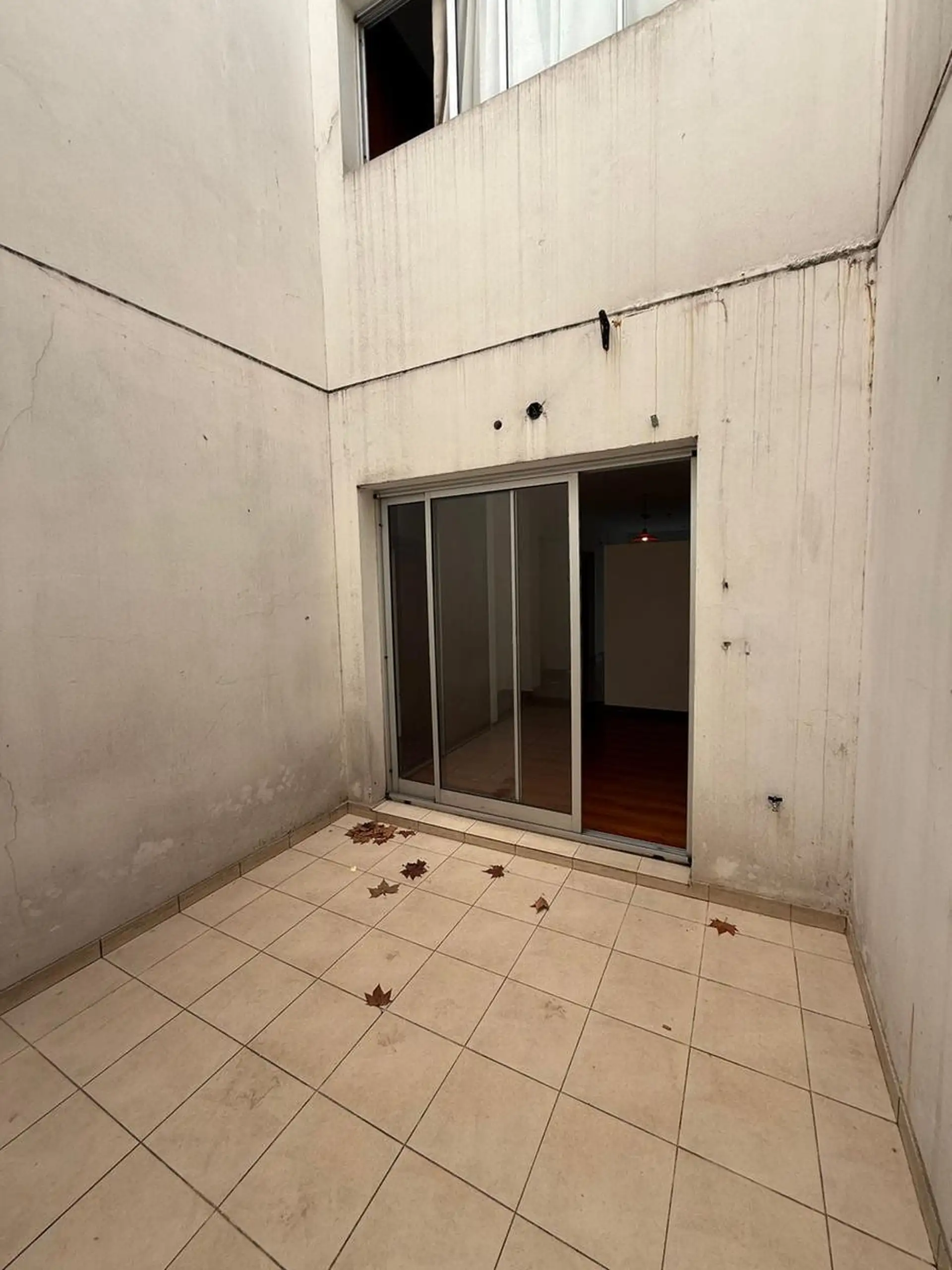 Two-room apartment in Flores with parking, balcony and patio