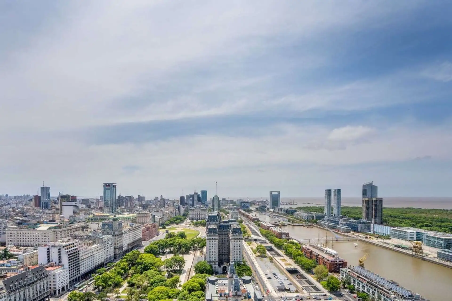 Двухкомнатная квартира в аренду в Monserrat, 7-й этаж