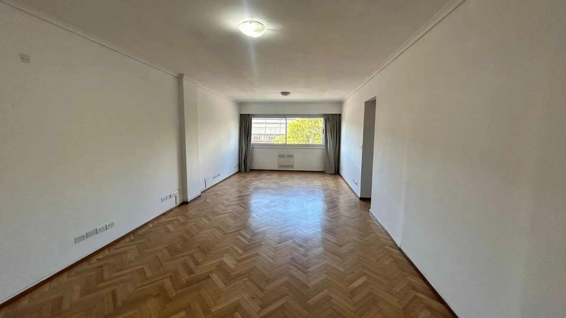 Квартира с тремя комнатами в Retiro