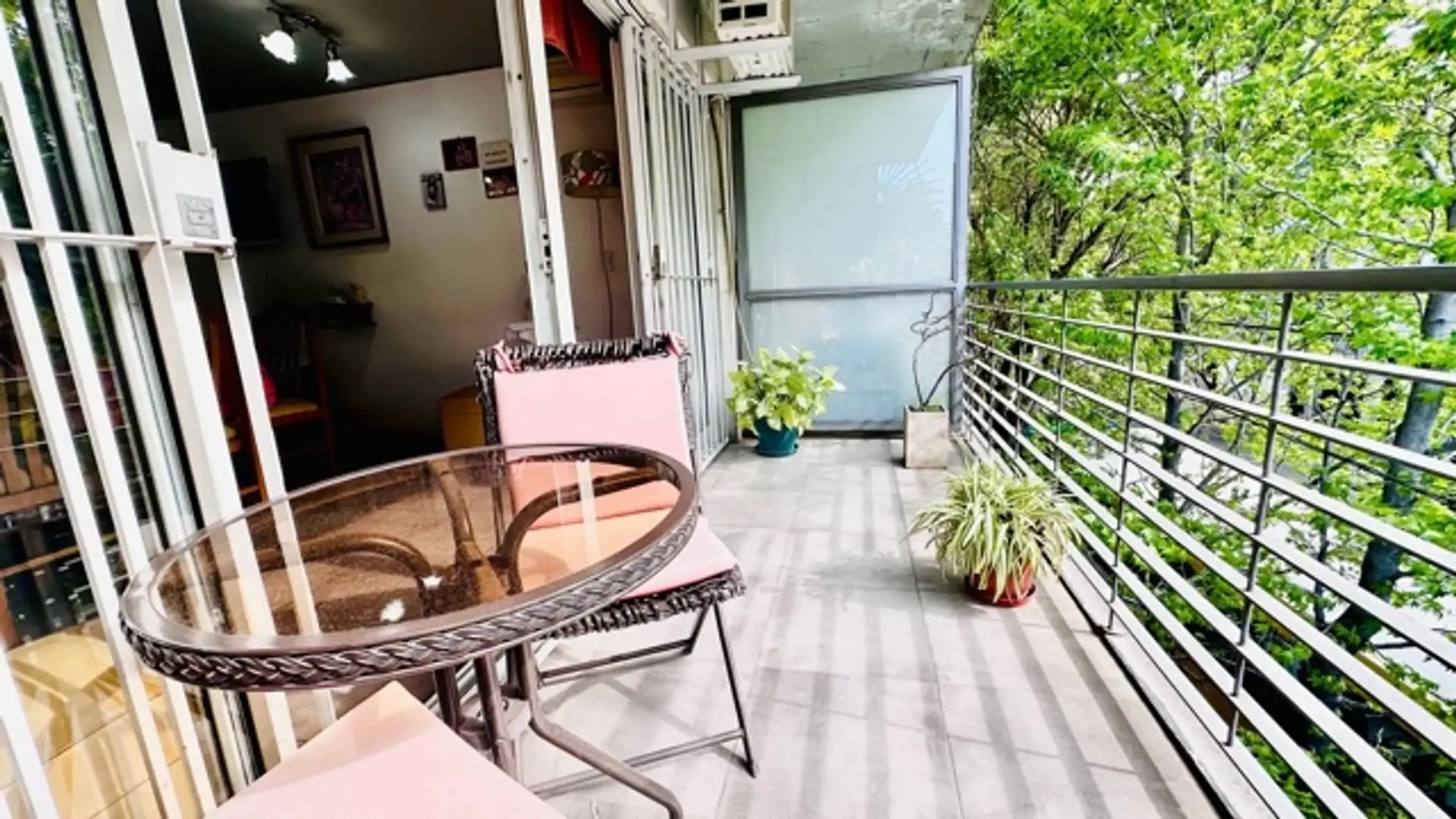 Unfurnished studio apartment with balcony in Banfield Oeste