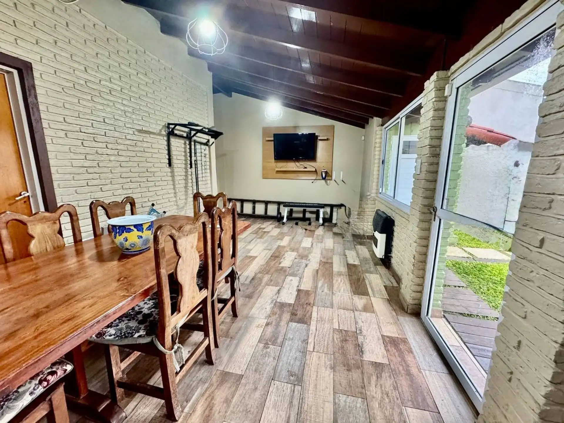 PH amoblado de 2 dormitorios con quincho y piscina en Morón