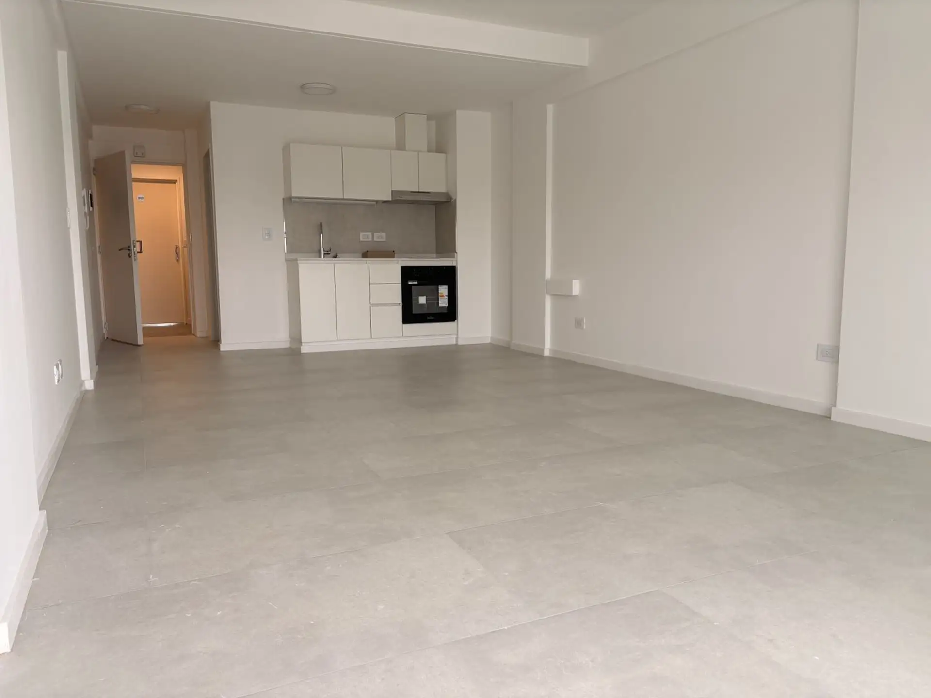 Новая квартира-студия с балконом в Núñez