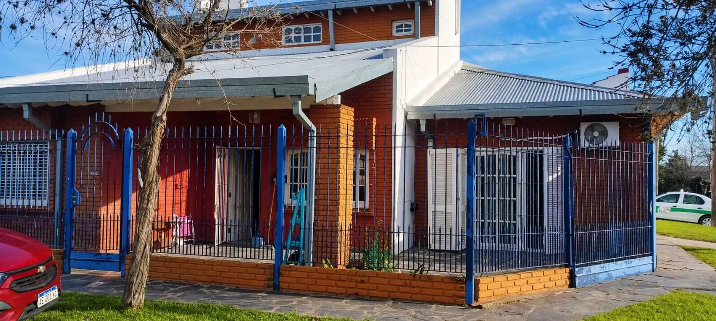 Casa en alquiler en Villa Elisa con 2 dormitorios