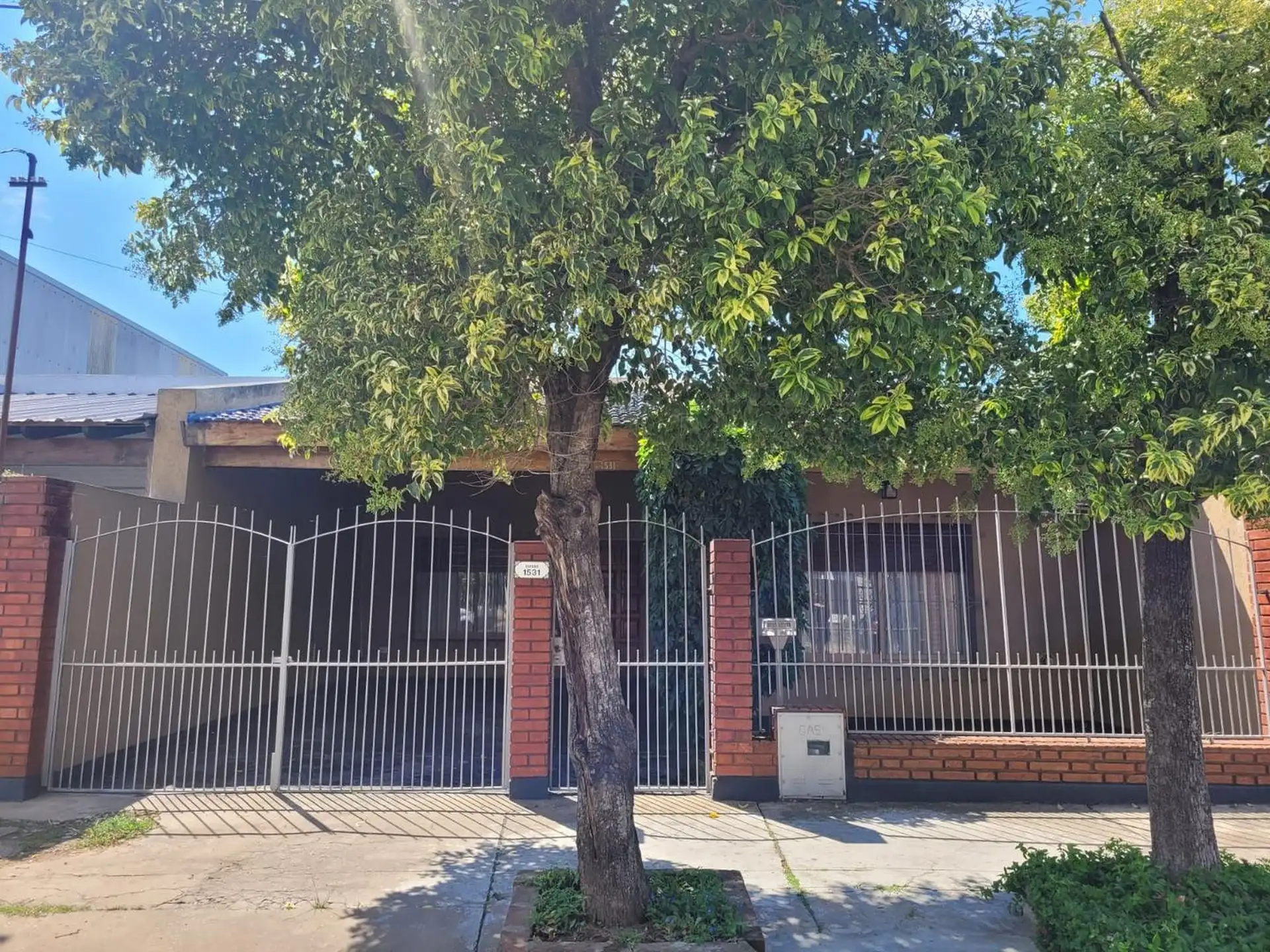 House for rent in Zárate with patio and parking