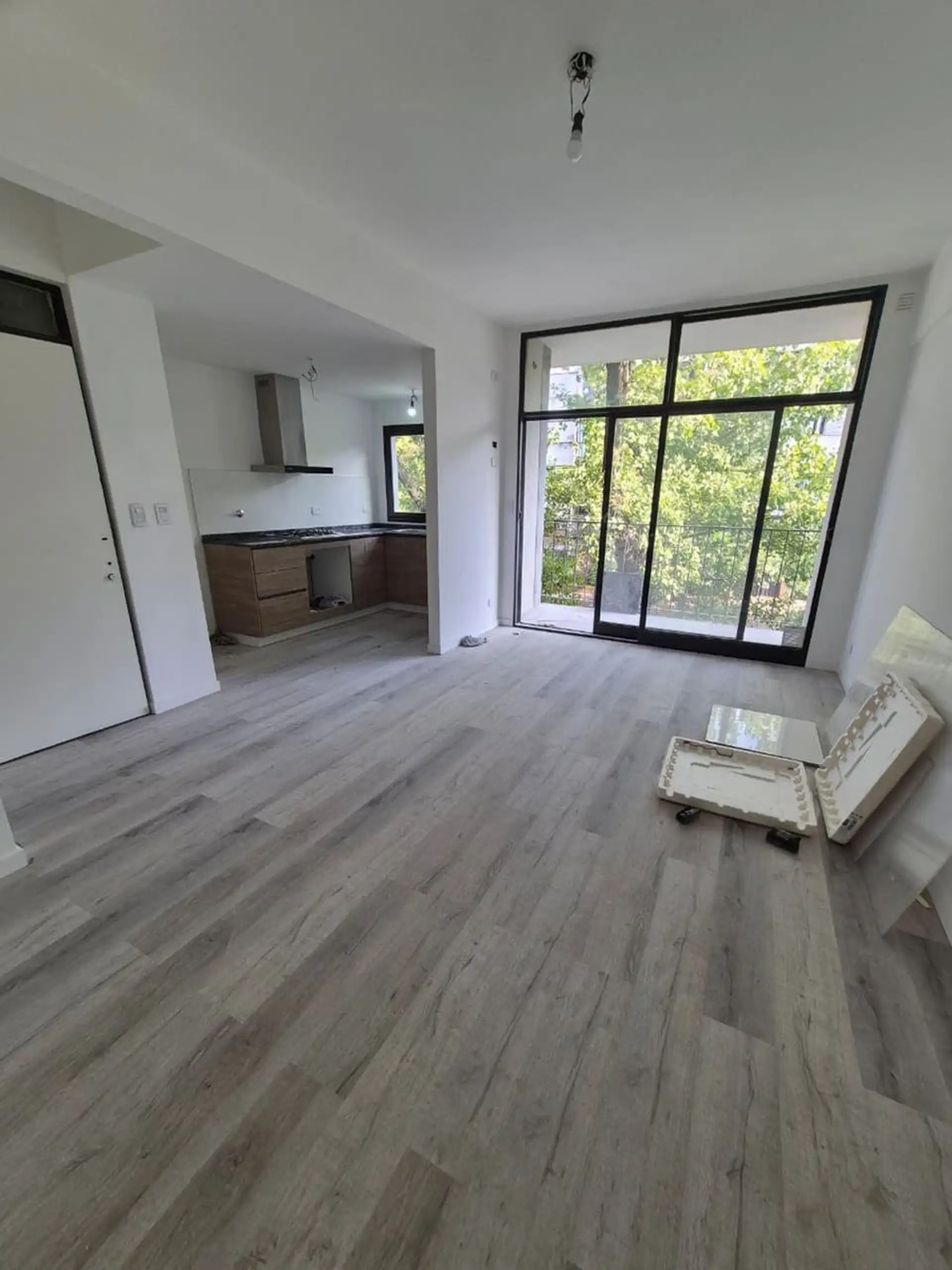 Apartamento de três ambientes novo em Ciudad Jardín, Tres de Febrero