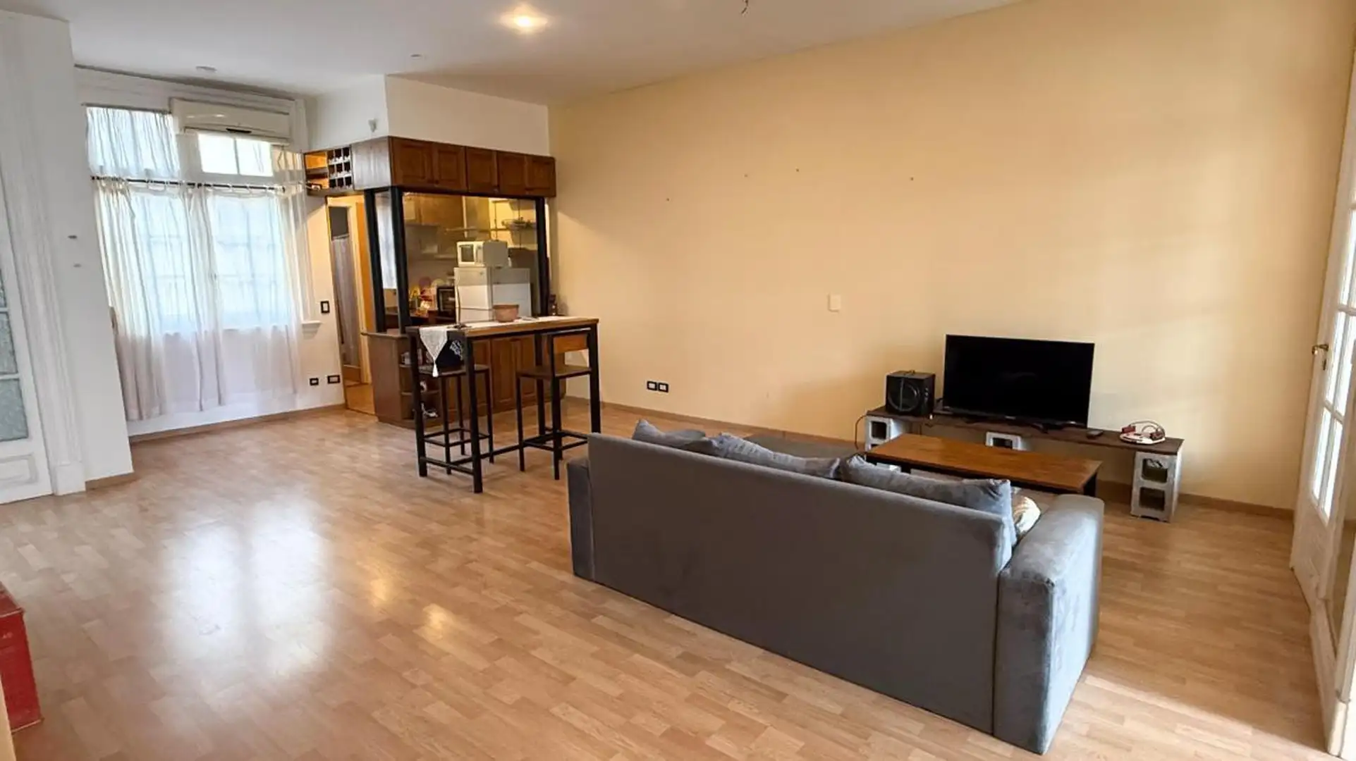 Furnished three-room apartment in San Nicolás