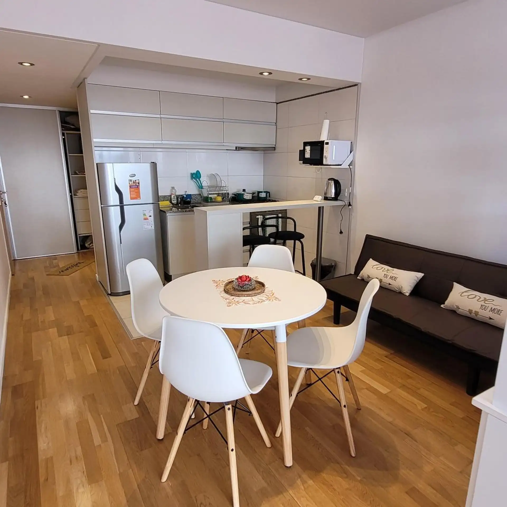 Furnished studio apartment in Núñez with balcony