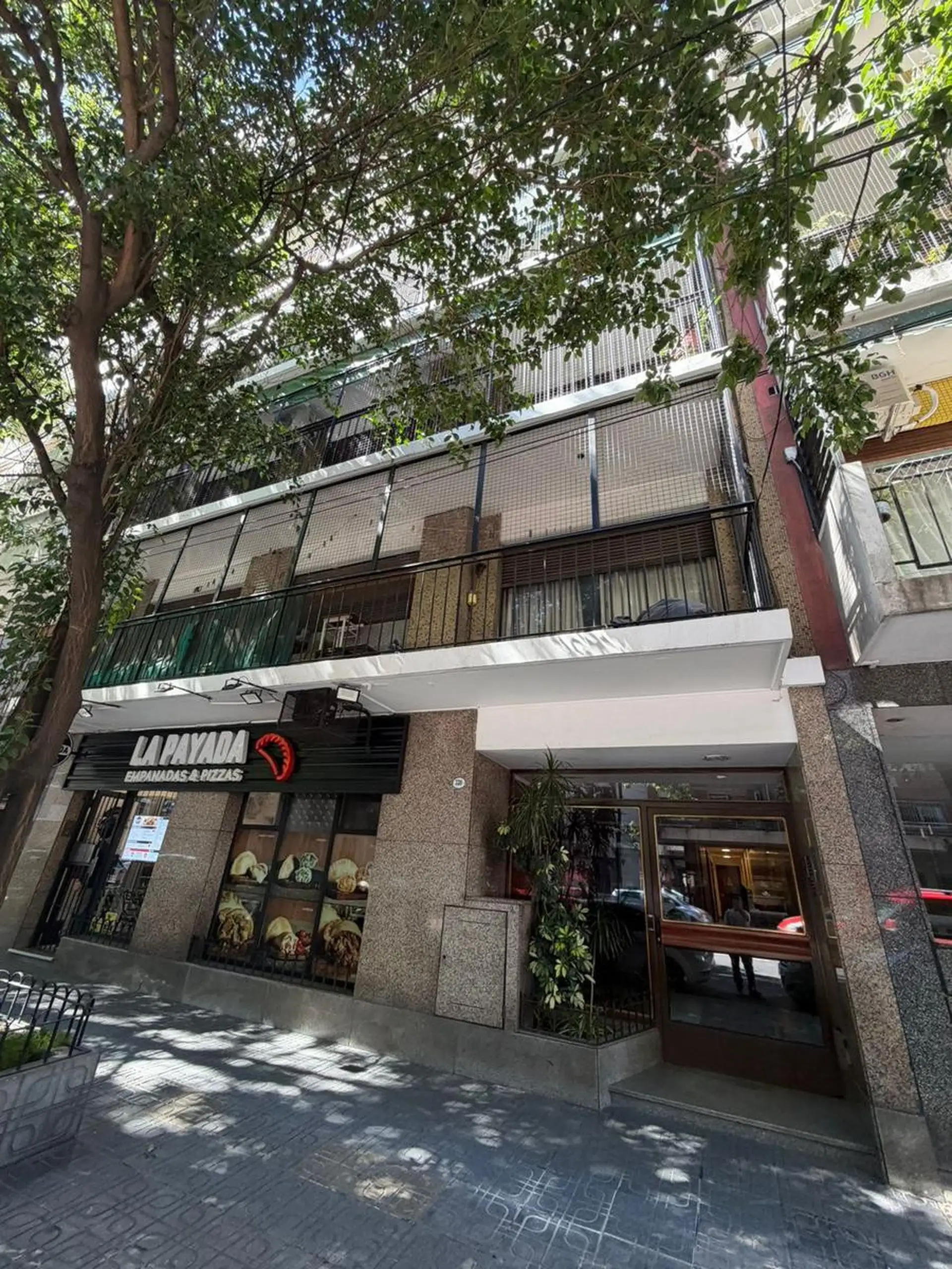 Квартира с 1 спальней и кухней отдельно в Flores