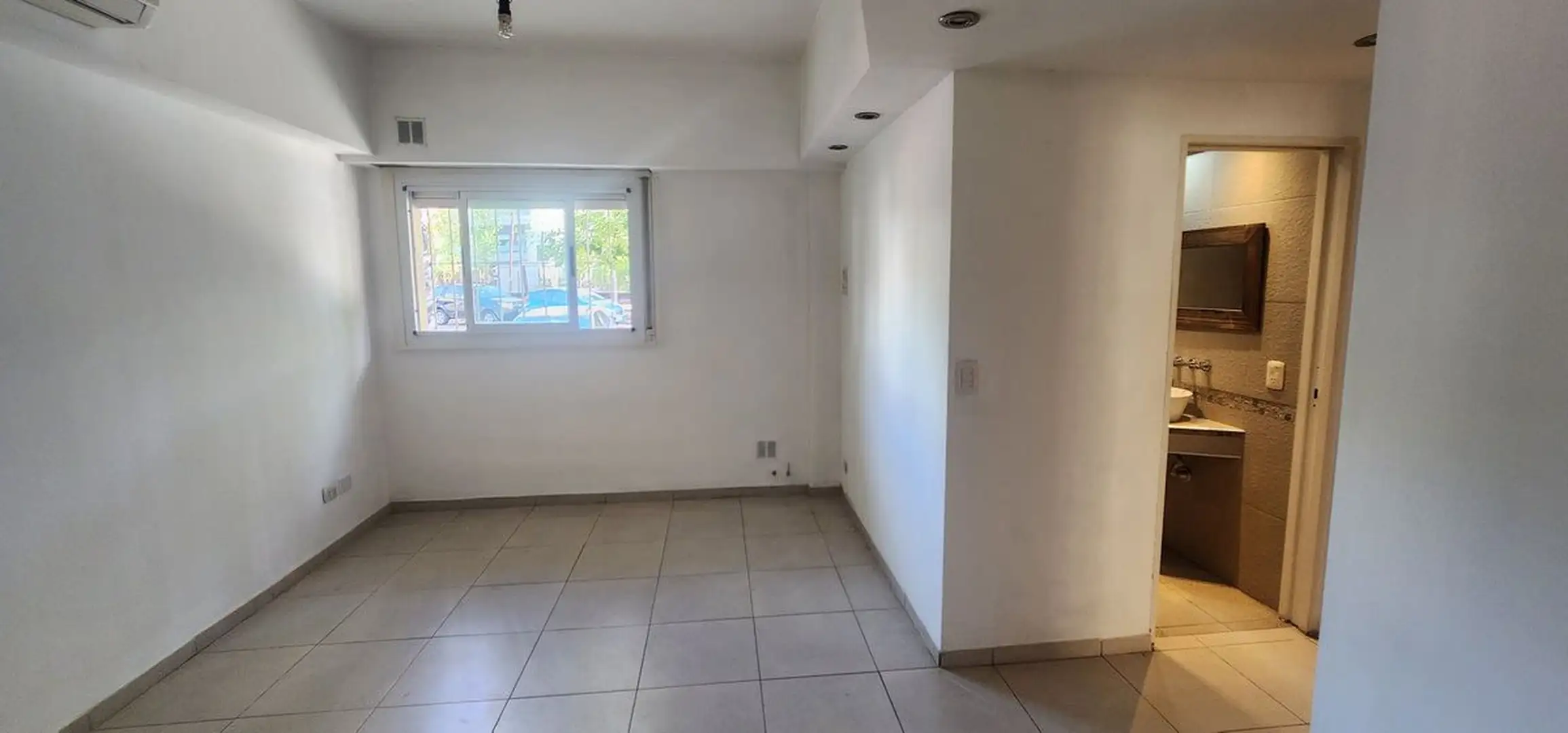 Two-bedroom apartment with patio in Agronomía