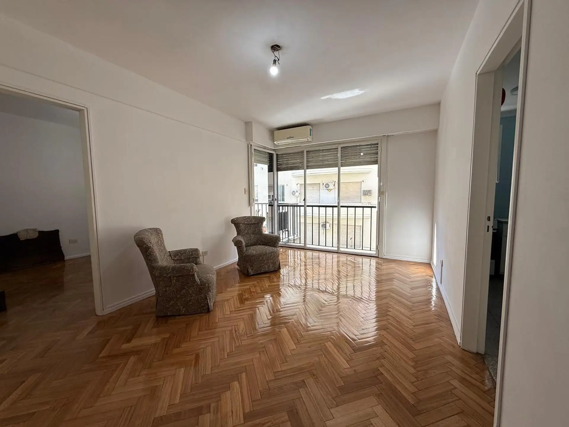 Studio apartment with balcony in Recoleta