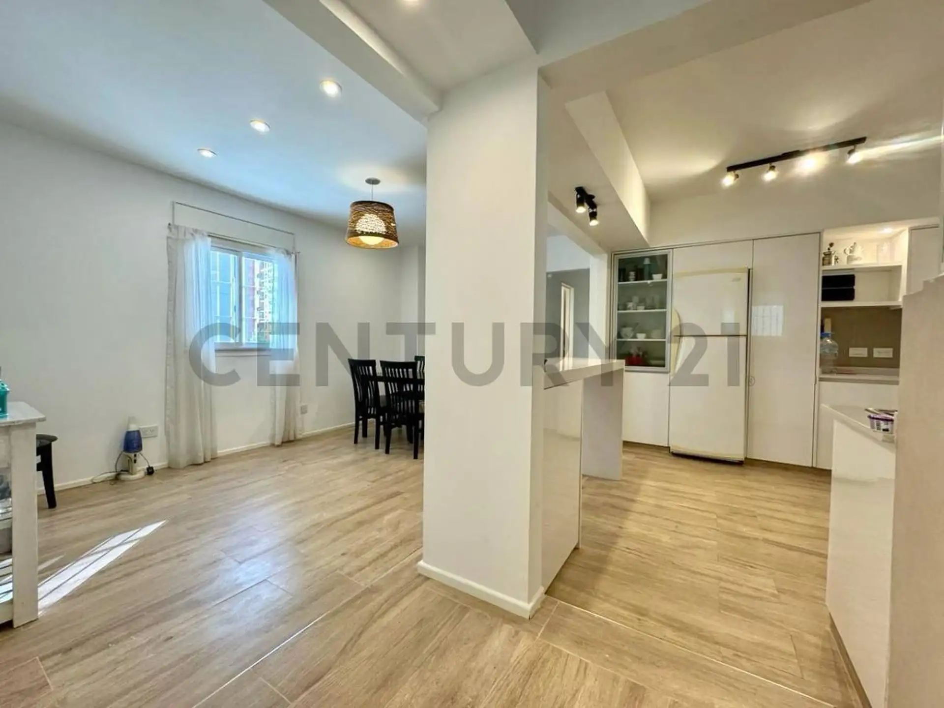 Departamento semipiso de 3 ambientes amoblado en Vicente López
