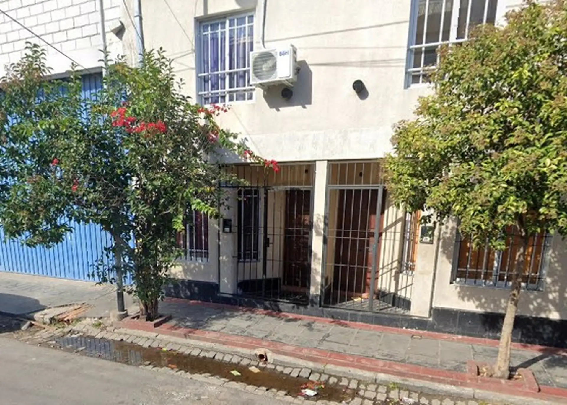 Dúplex de 3 ambientes con entrada independiente en Piñeyro