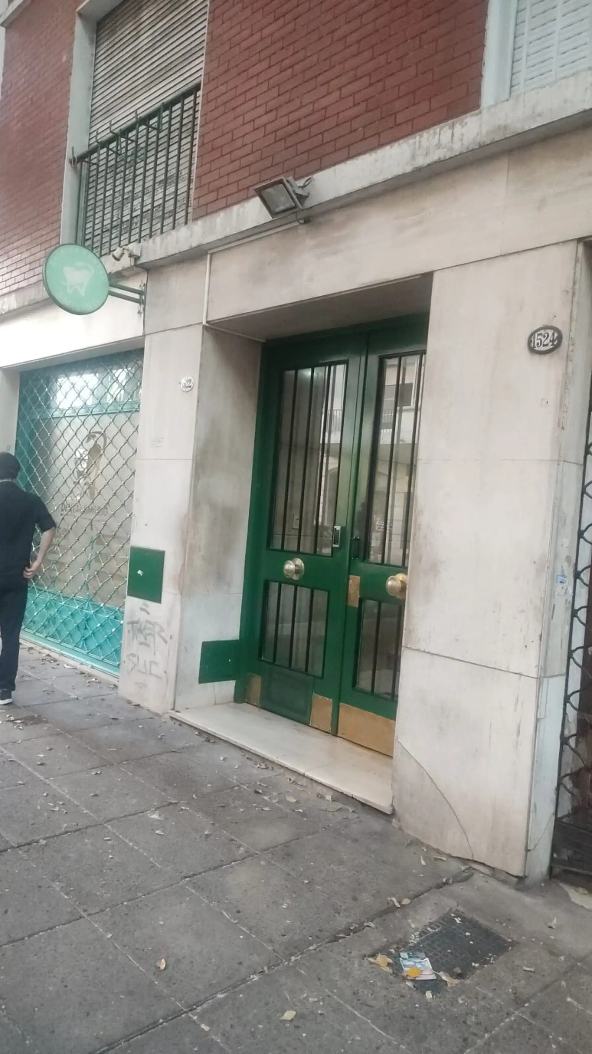 Apartamento de três ambientes para alugar em Monserrat