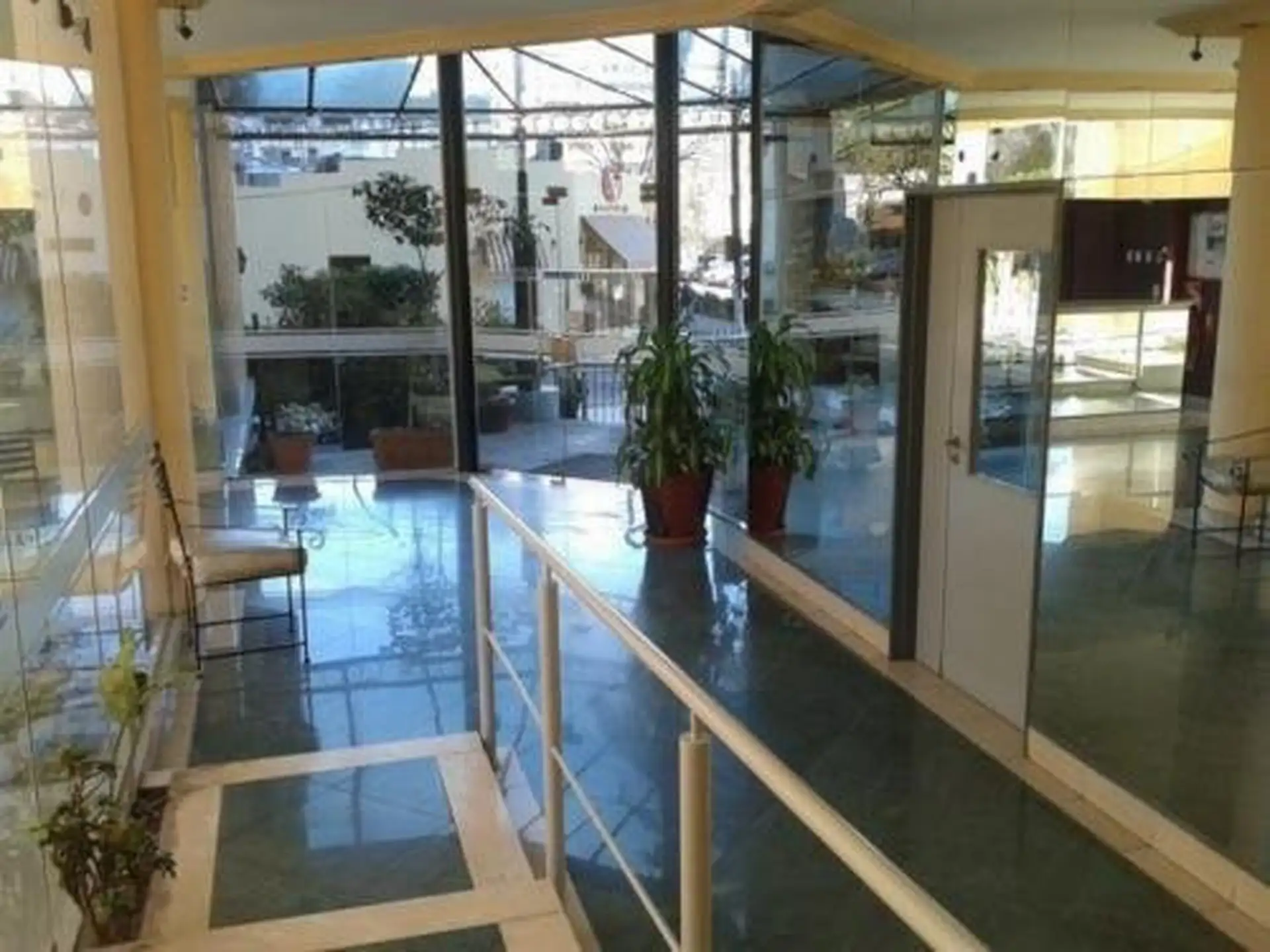 Monoambiente con balcón en edificio Barcelona III