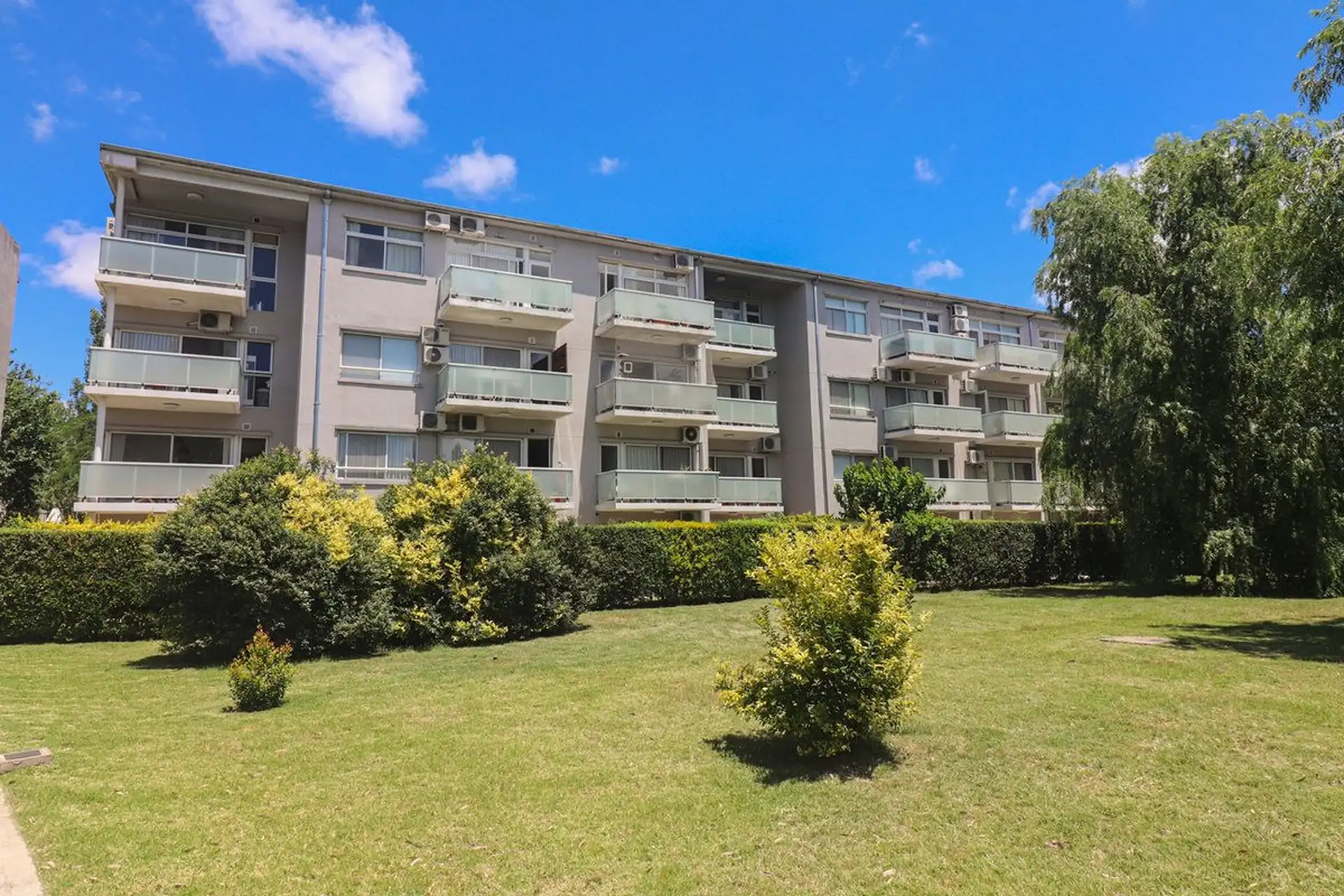 Two-room apartment with amenities near Acceso Tigre in Buenos Aires