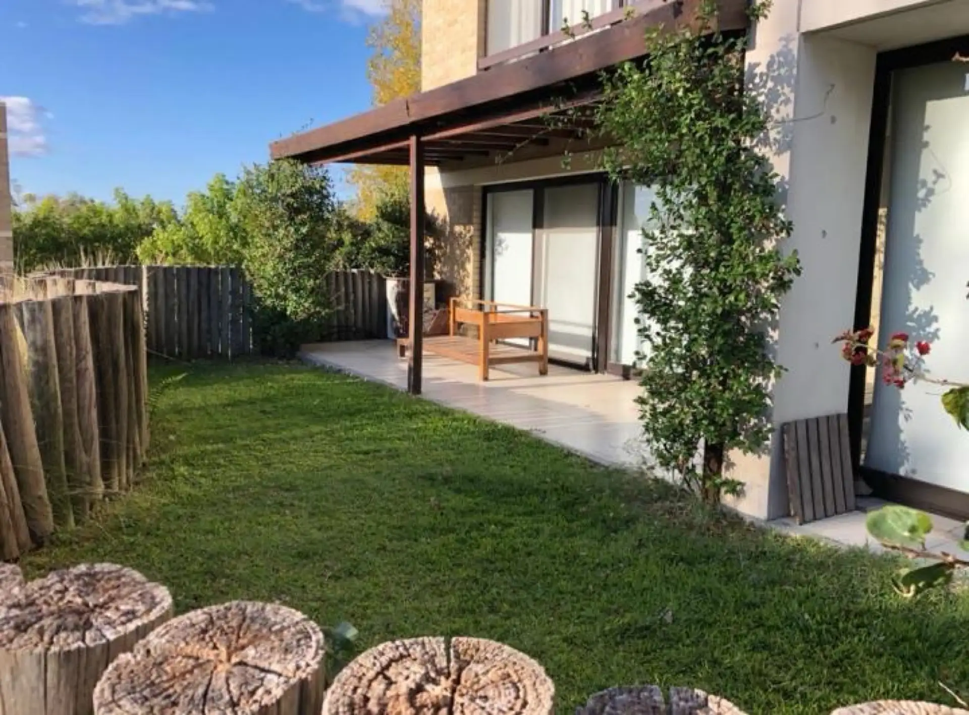 Ground-floor two-bedroom apartment with garden in Tigre (Nordelta)