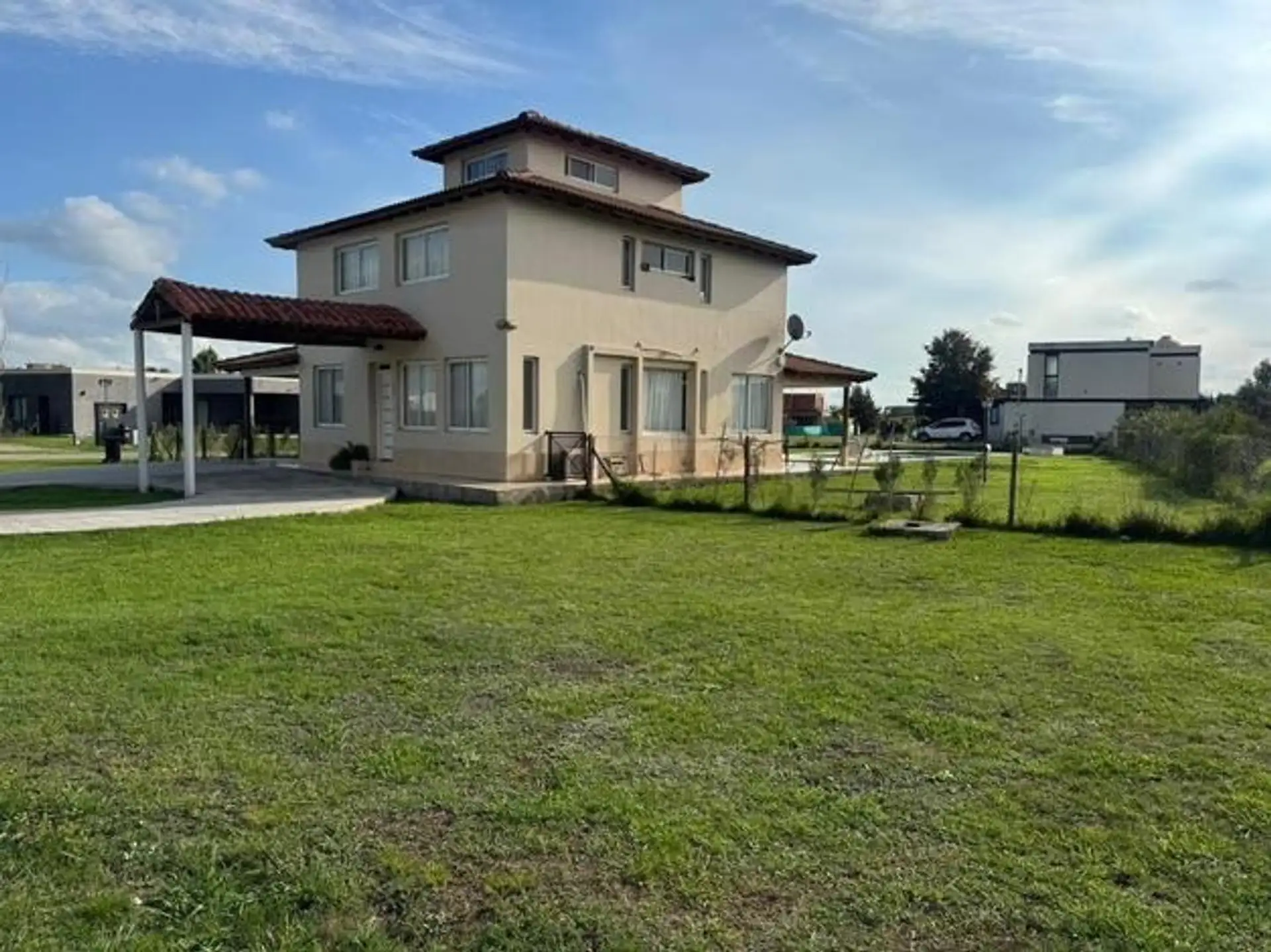 Five-bedroom house in Esteban Echeverría