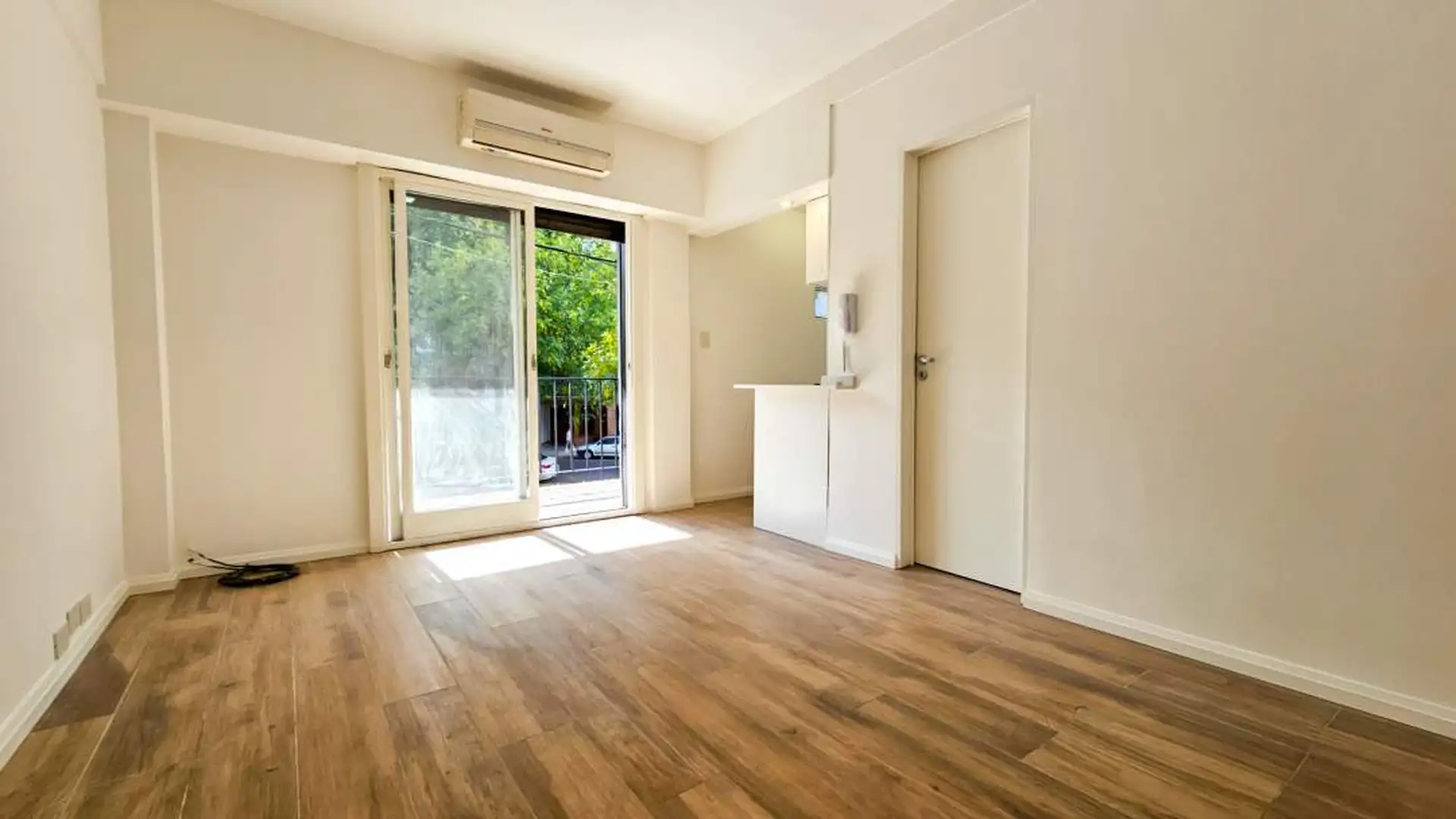 Kitnet novo com varanda de quase 8 m² em Palermo