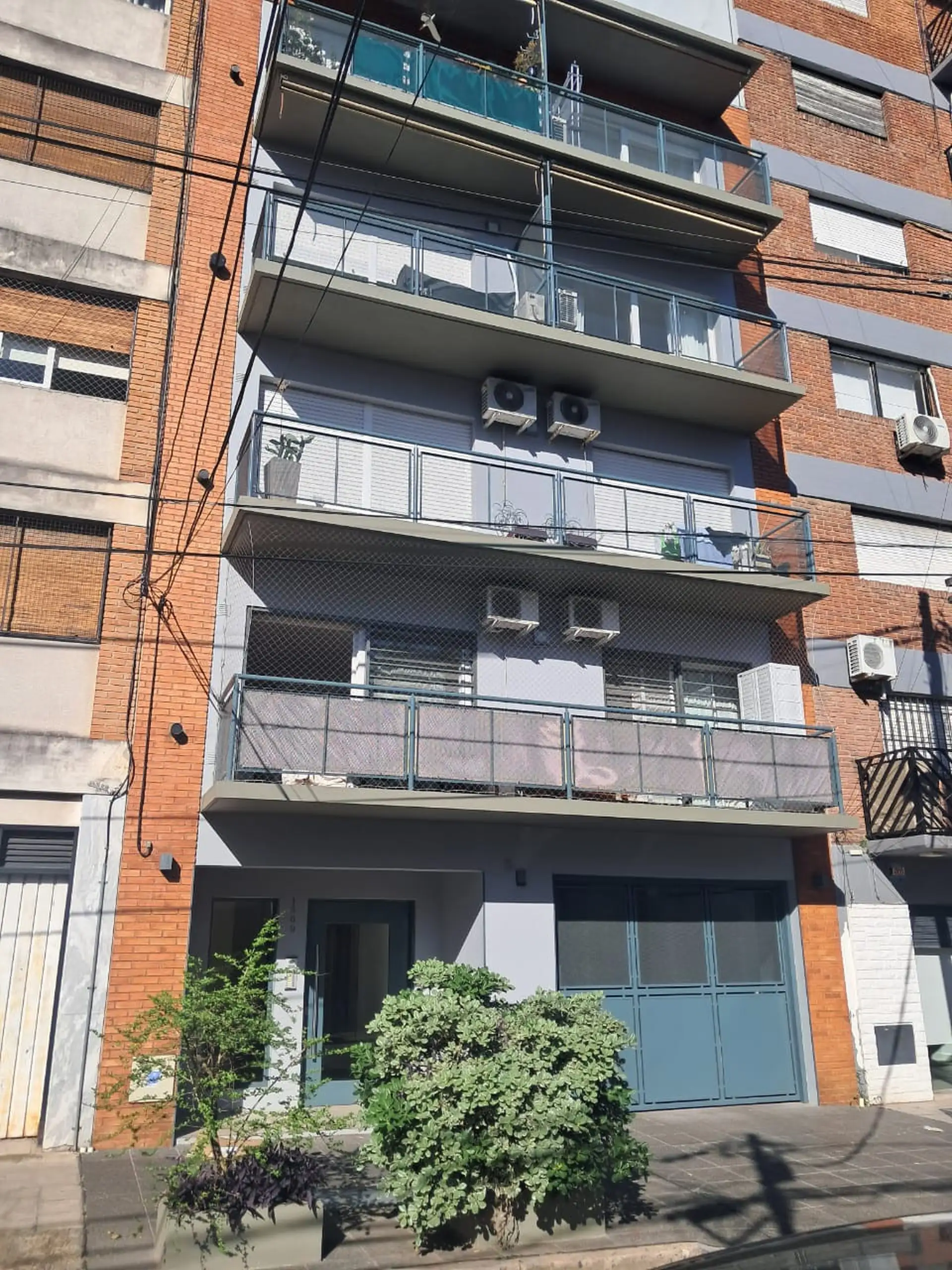 Furnished three-room apartment in Florida