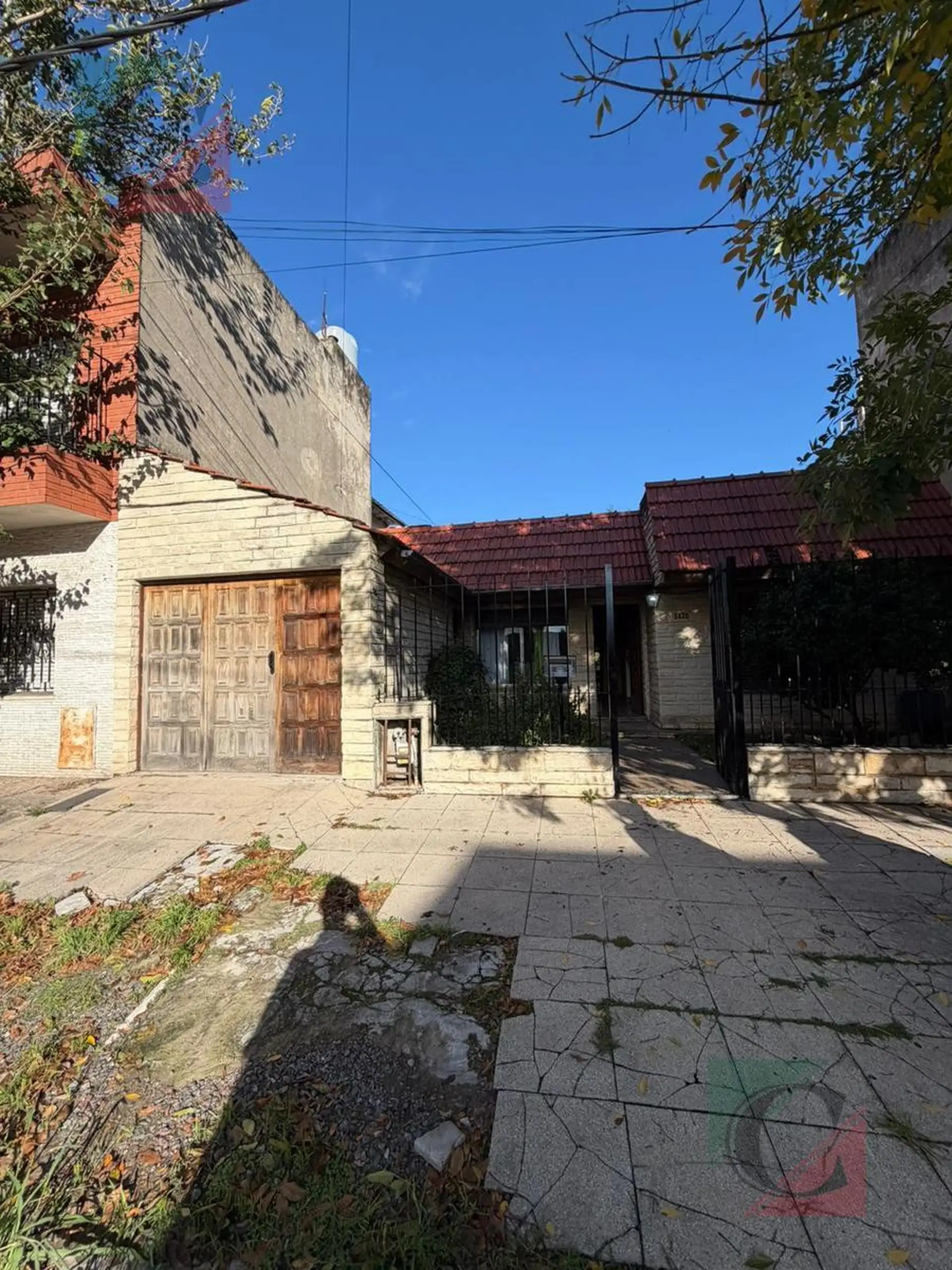 Casa de 3 dormitórios para alugar em Lanús Oeste