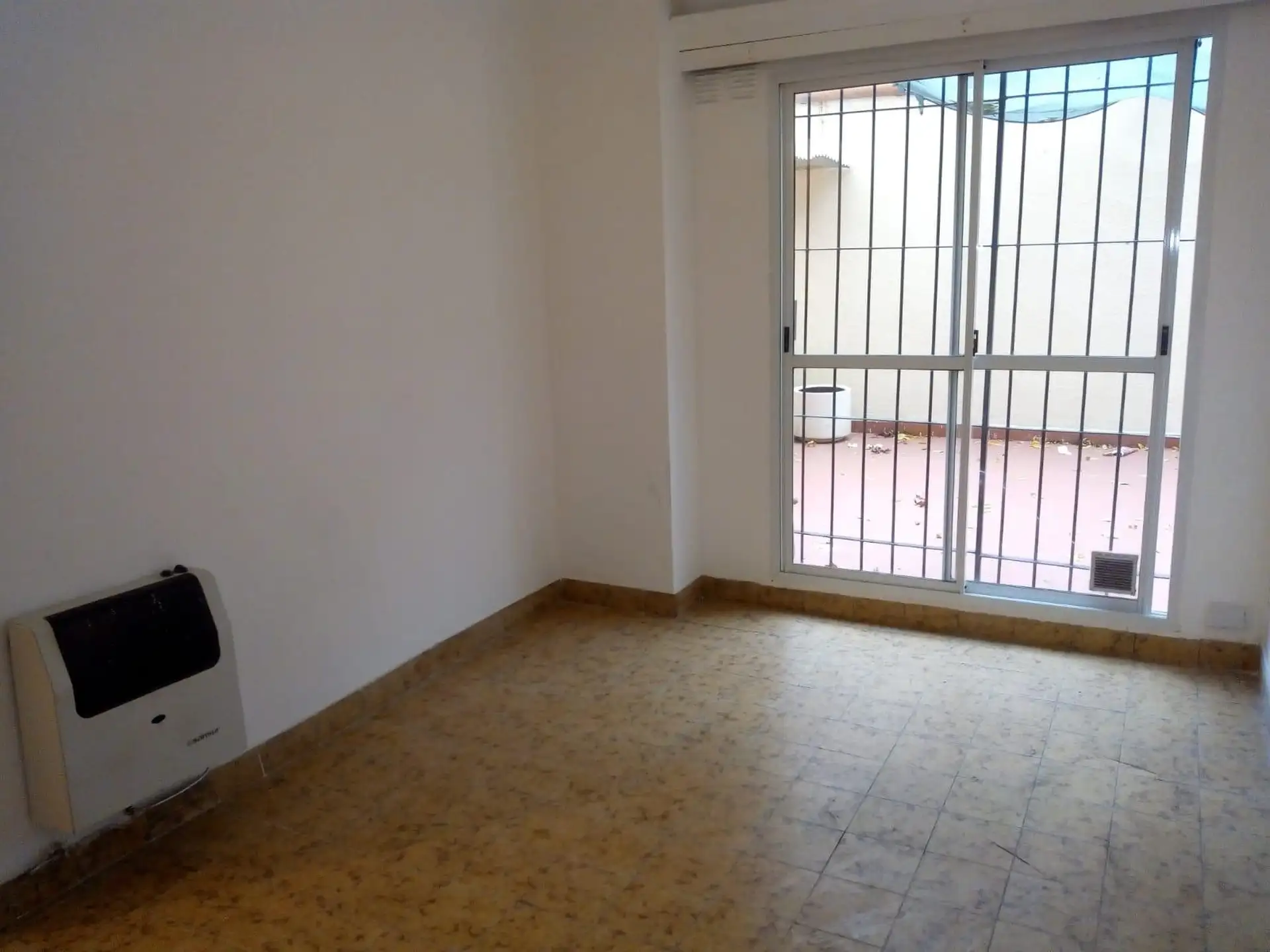 Departamento de 2 ambientes con patio en Almagro
