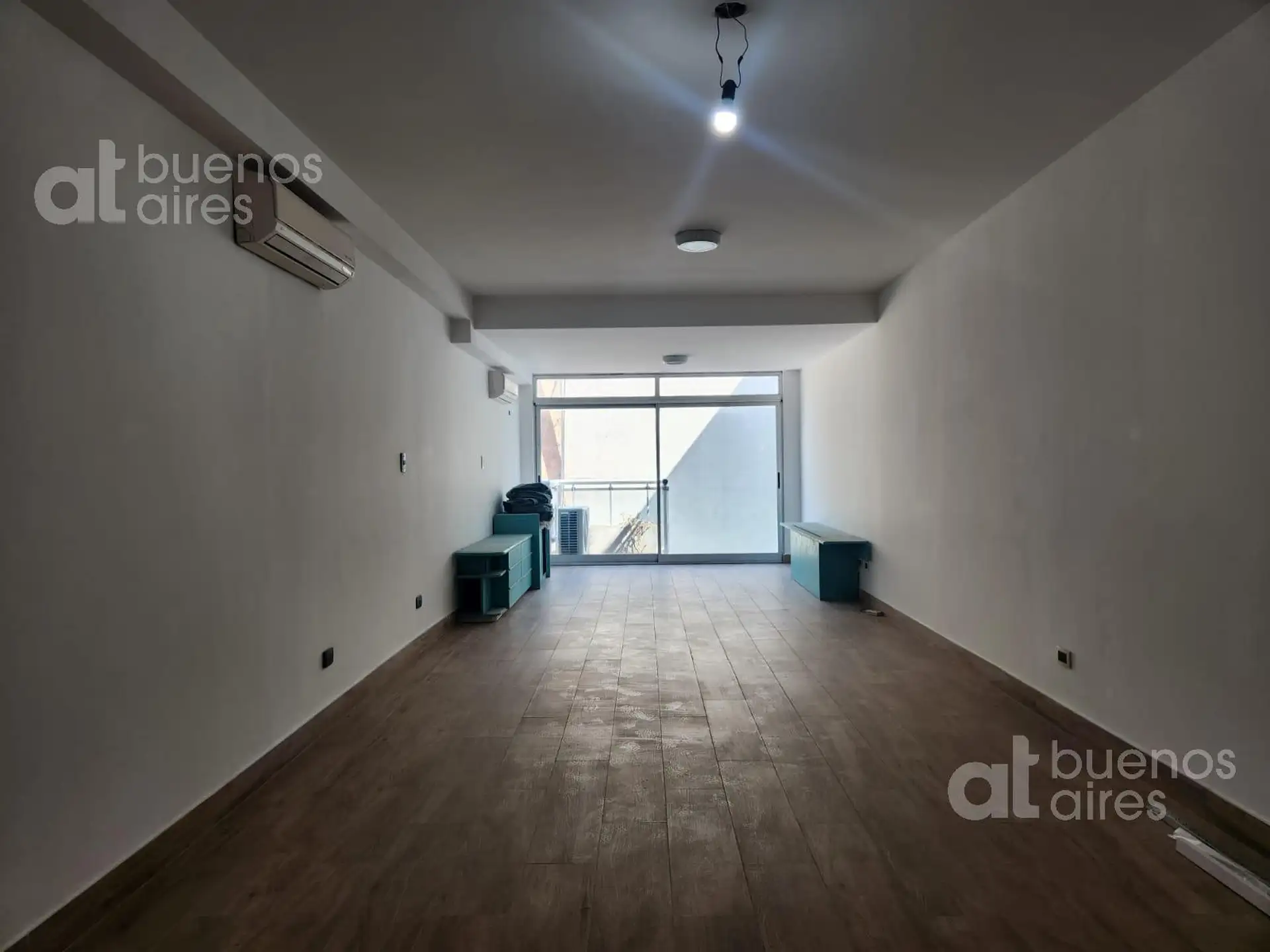 Departamento de 1 dormitorio con balcón al contrafrente en Monserrat