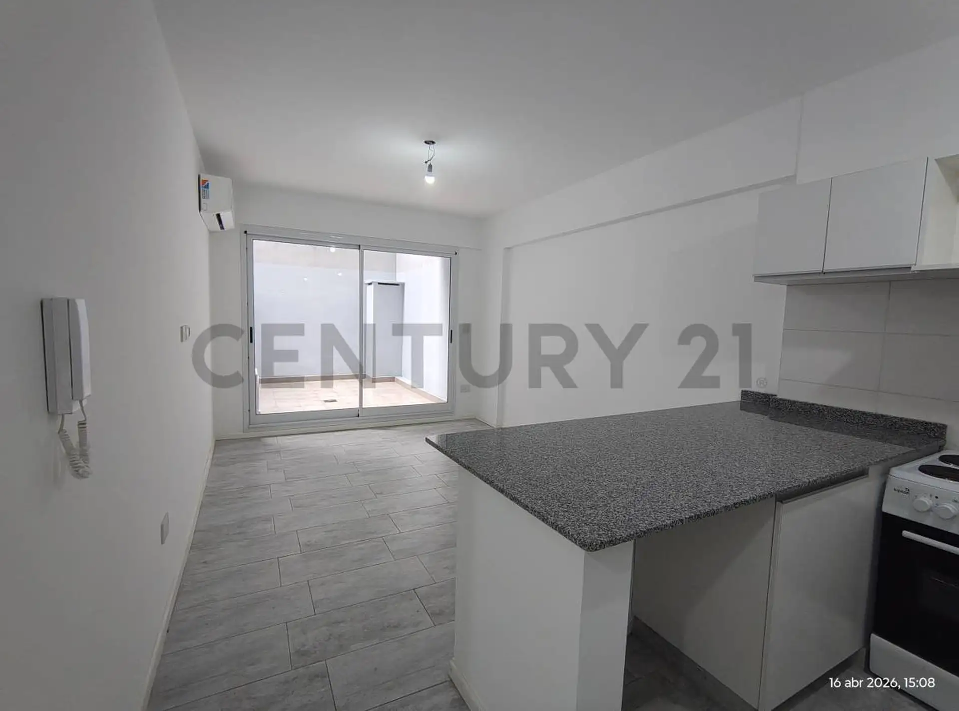 Departamento monoambiente a estrenar con 2 patios en San Cristóbal