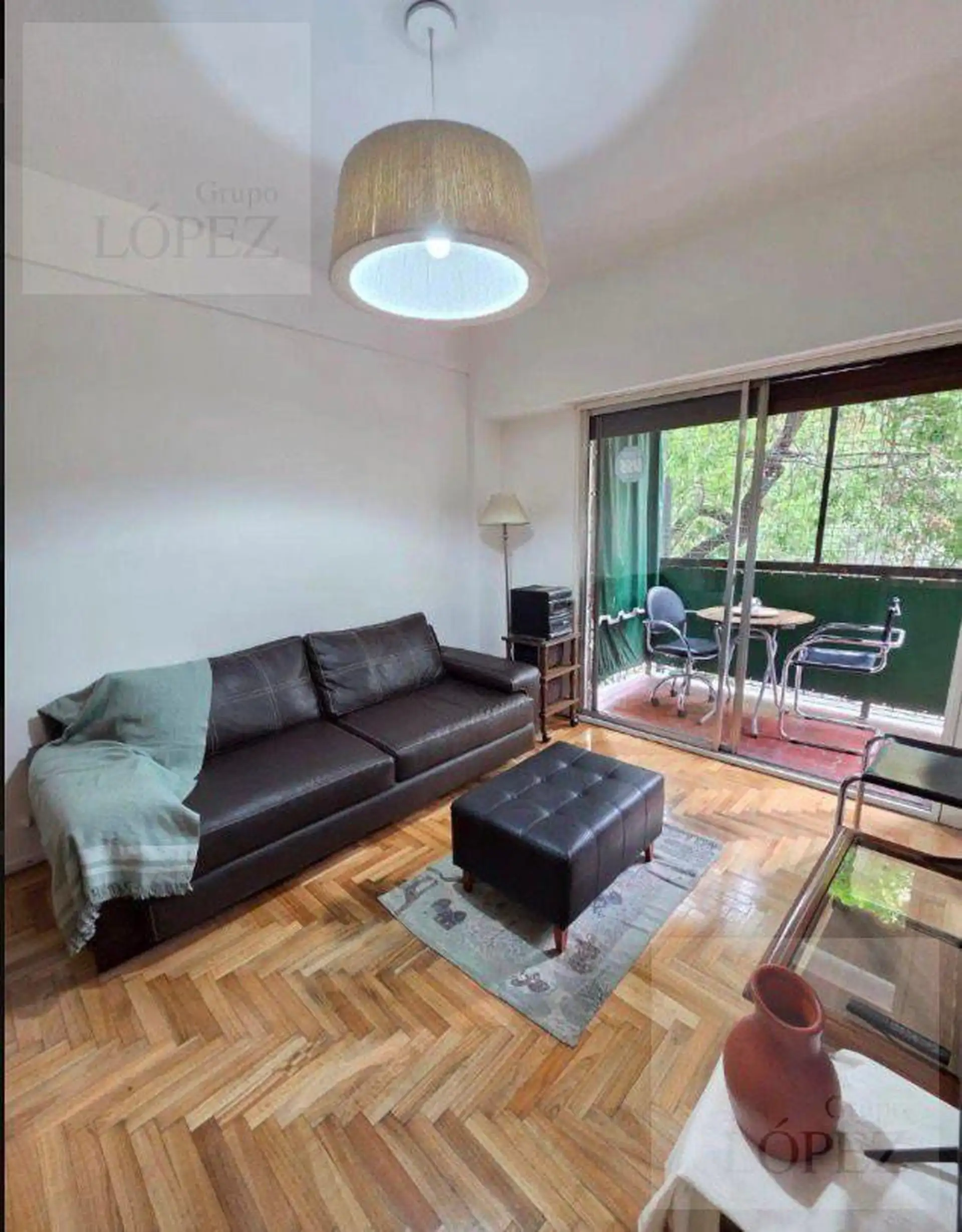 Departamento amoblado de 3 ambientes con balcón y patio en Belgrano