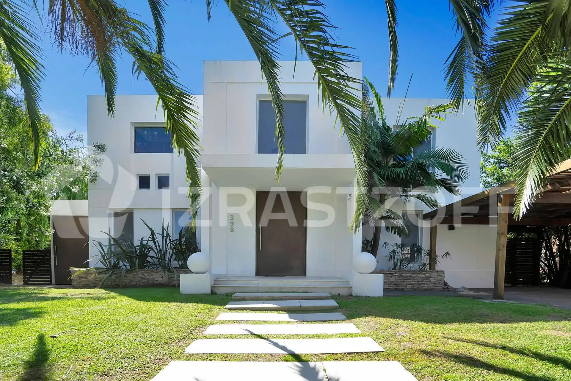 Four-bedroom house for annual rent in Santa Bárbara, Tigre