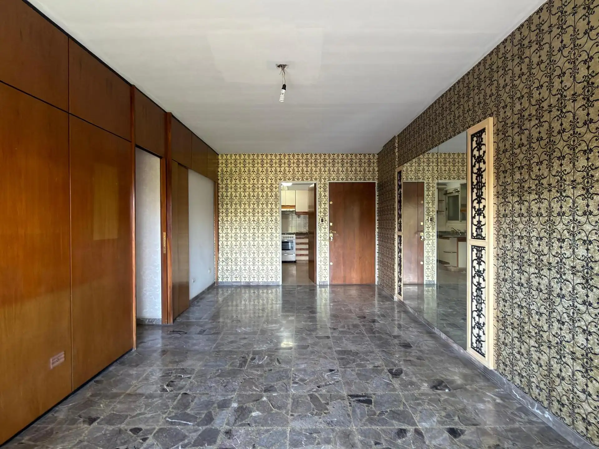 Departamento de 4 ambientes en Parque Chacabuco con cochera