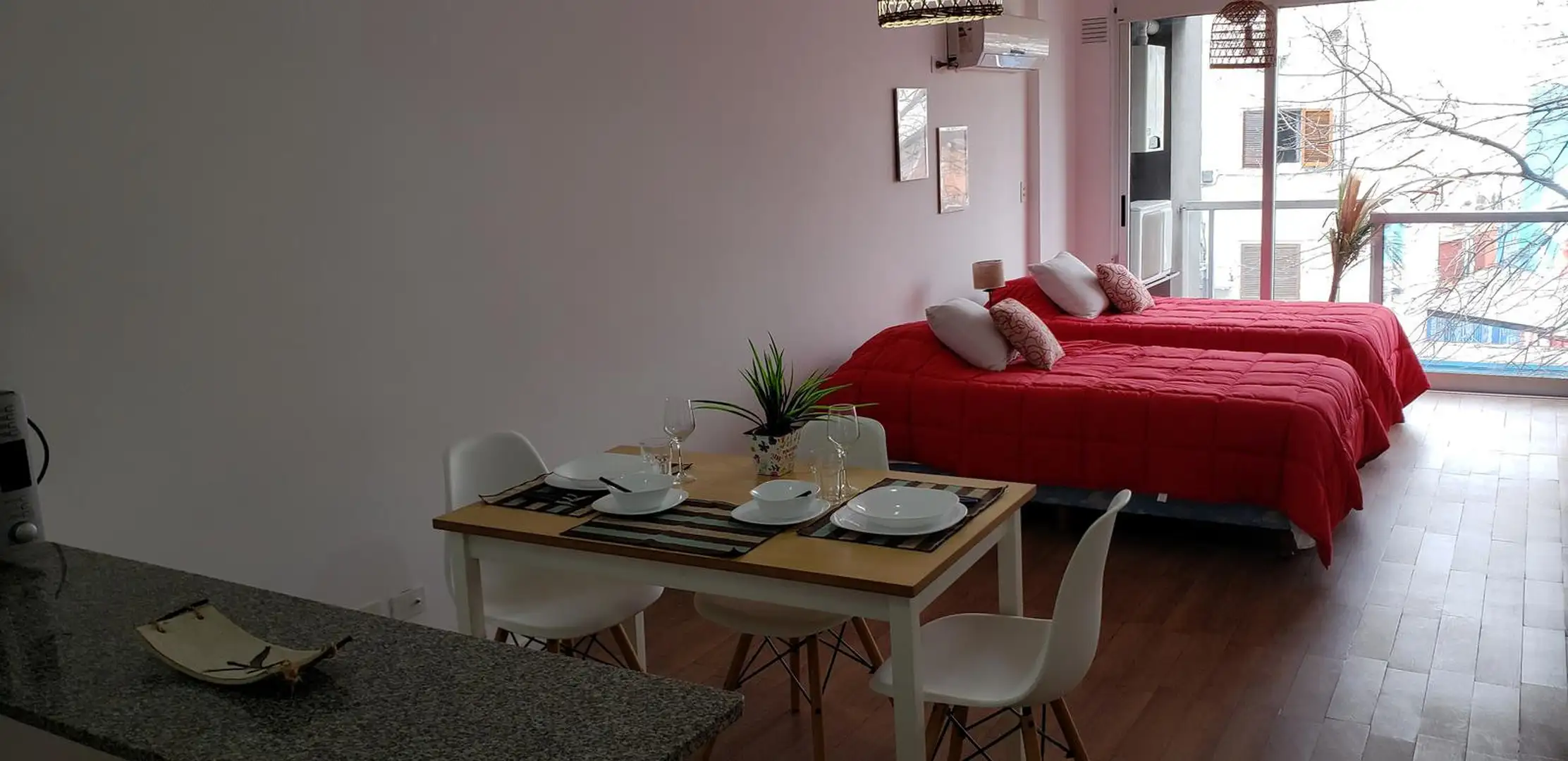 Kitnet de 7º andar com varanda em Palermo Soho