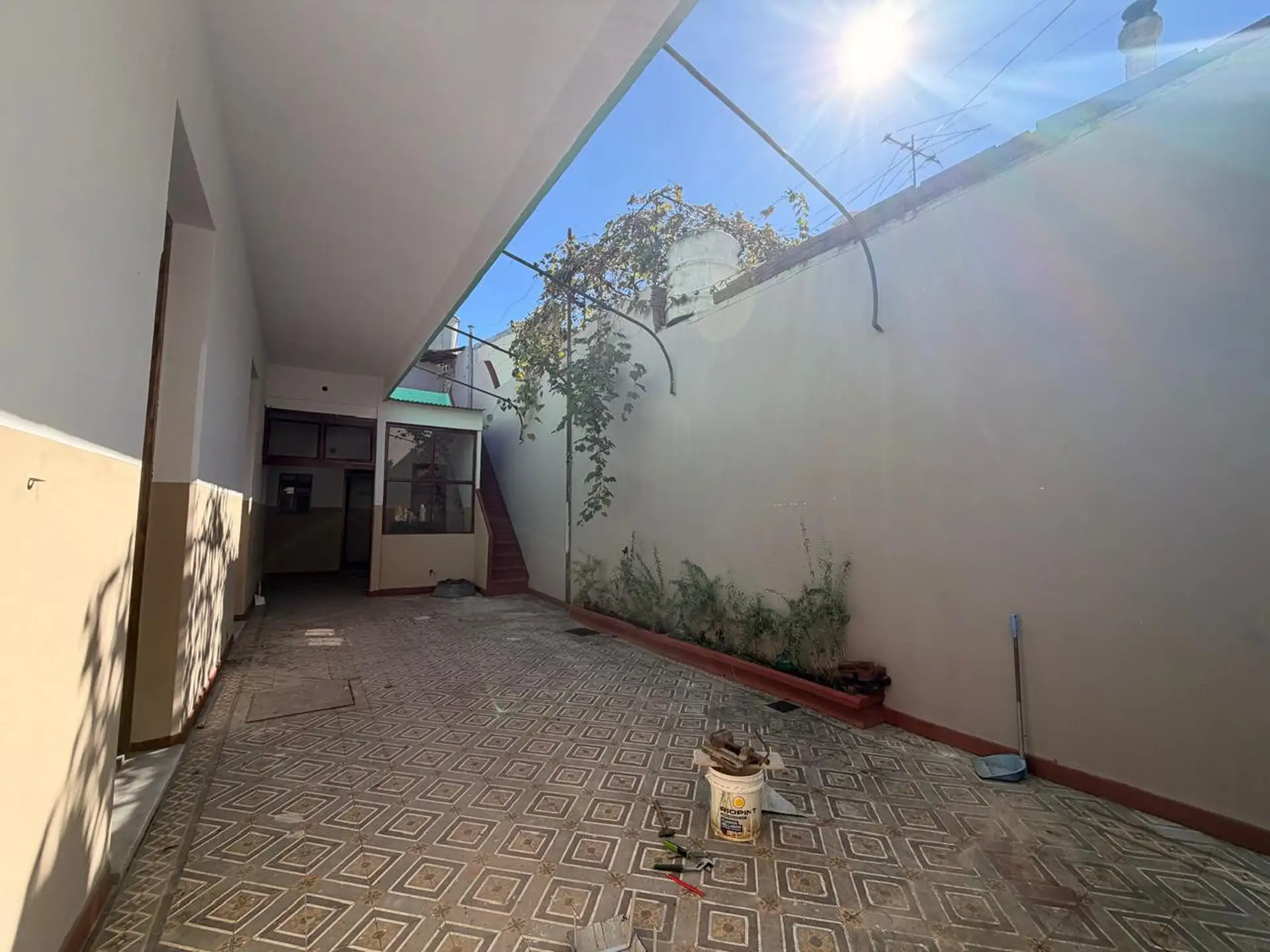 Casa de 6 dormitorios en alquiler en Villa Lugano