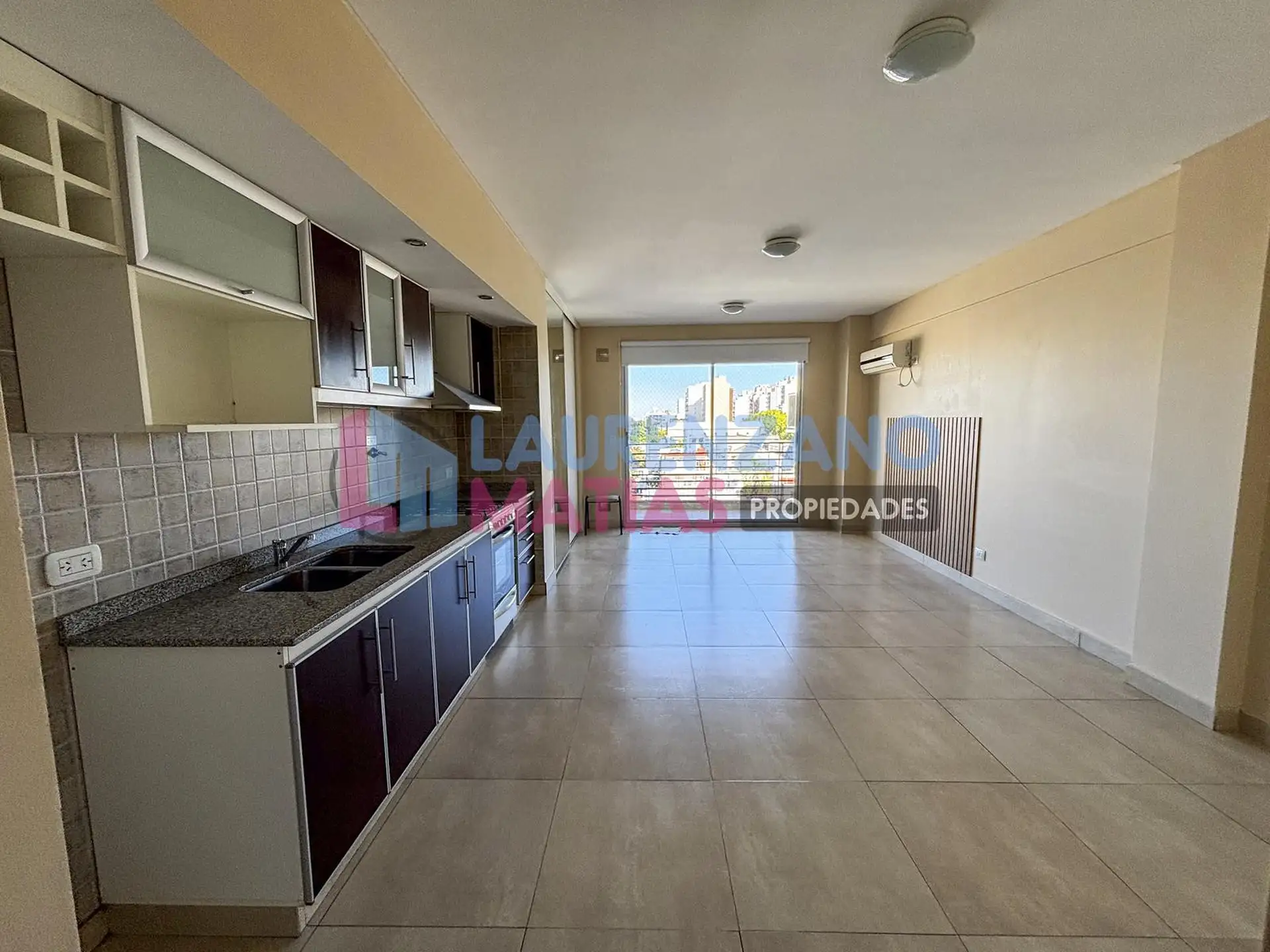 Monoambiente en alquiler con balcón en Villa Pueyrredón