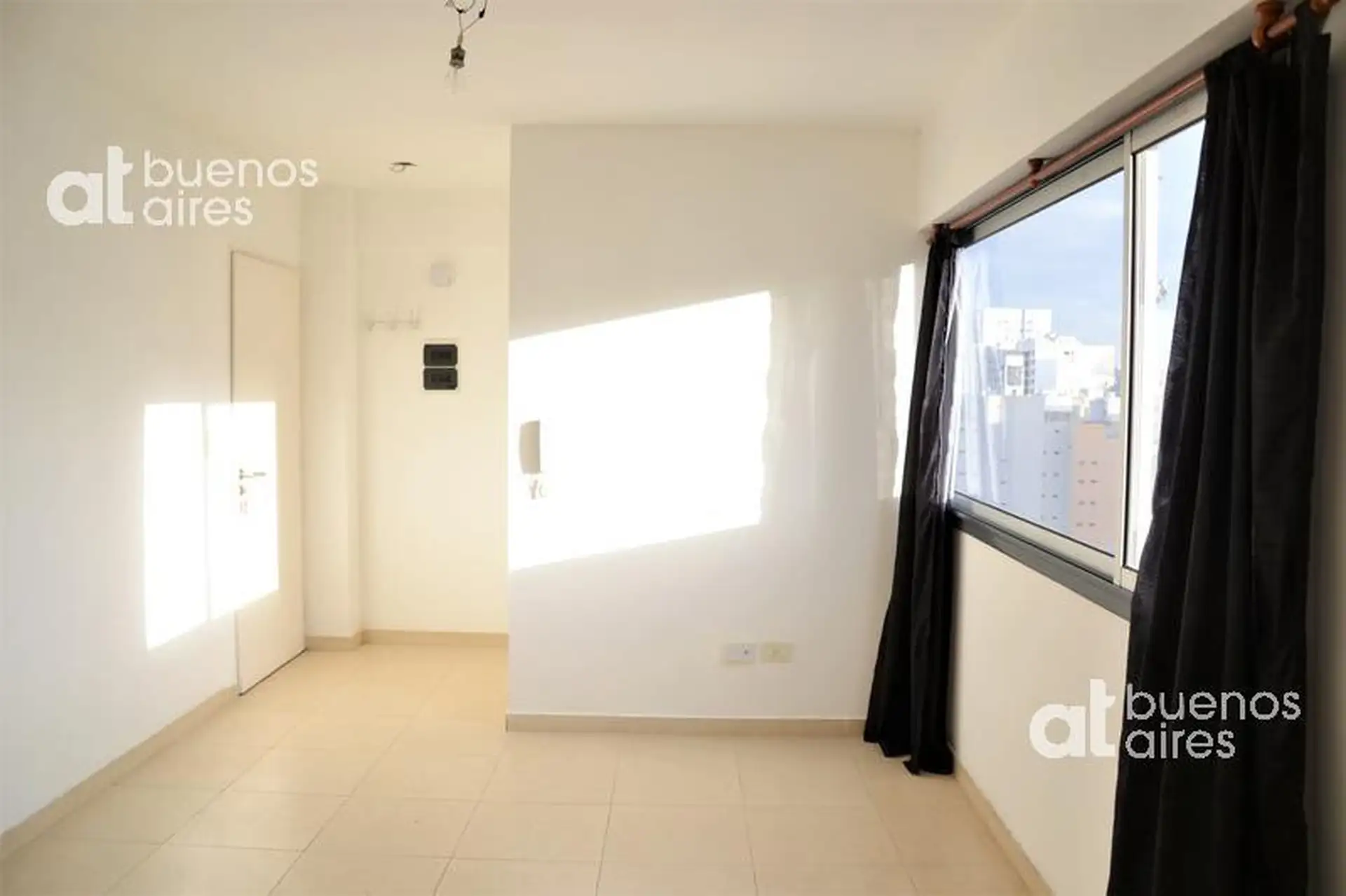 Departamento de 2 ambientes sin muebles en Monserrat