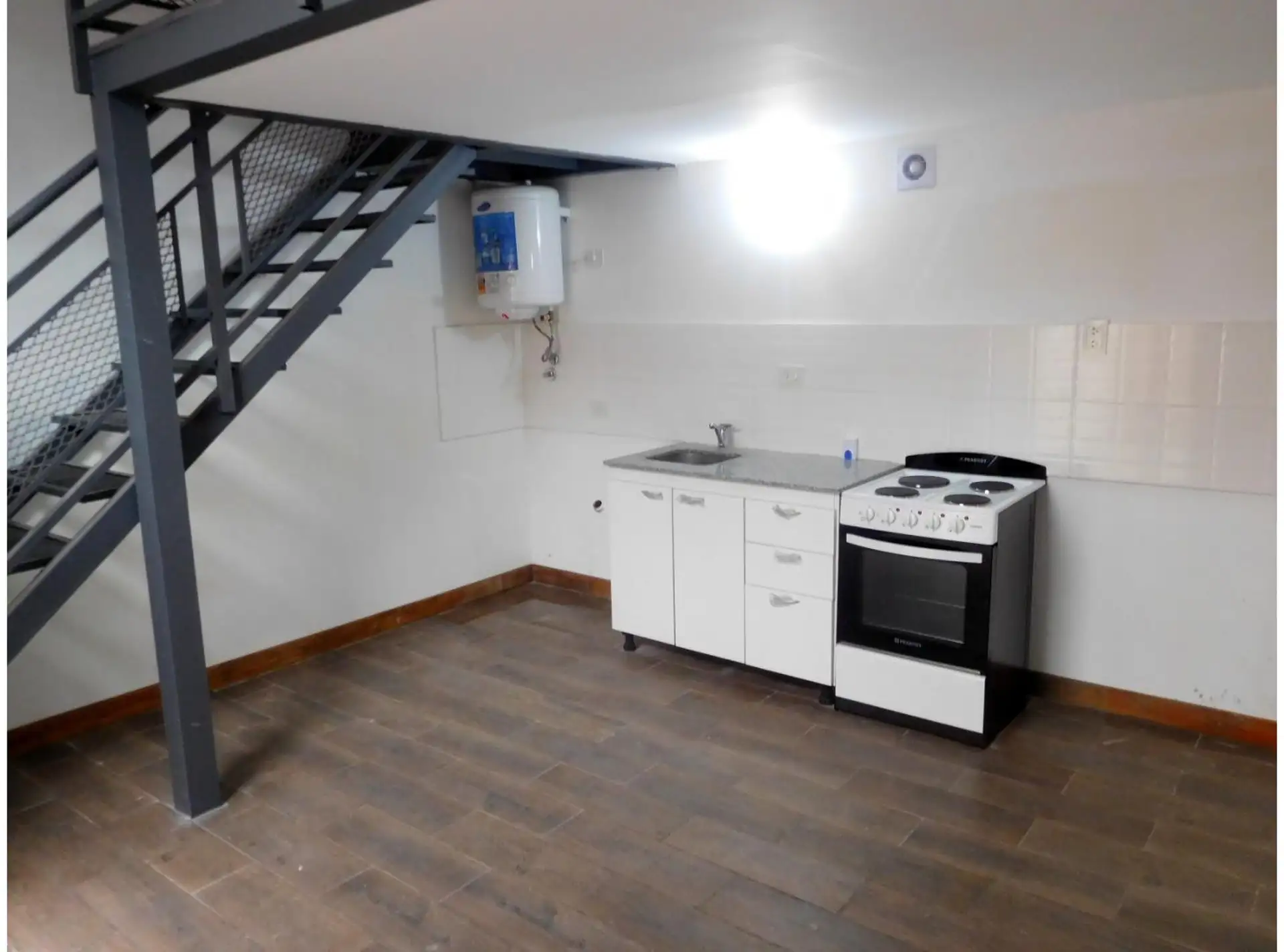 Departamento de 1 ambiente con entrepiso en Barracas