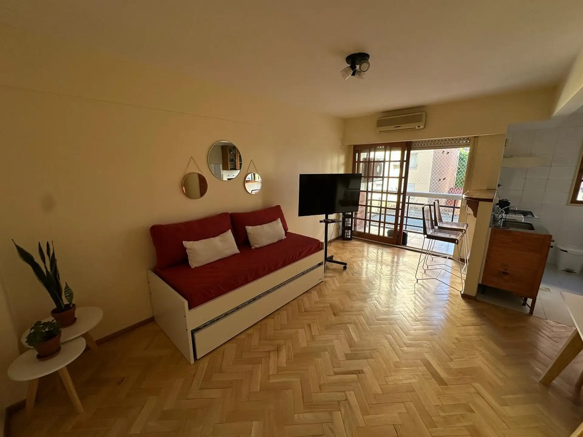 С мебелью квартира с 1 спальней в Núñez (временная аренда)