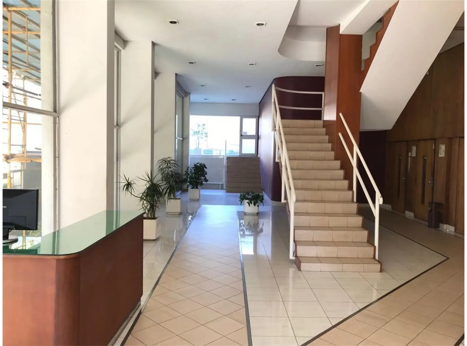 Departamento de 3 ambientes al frente en Avellaneda