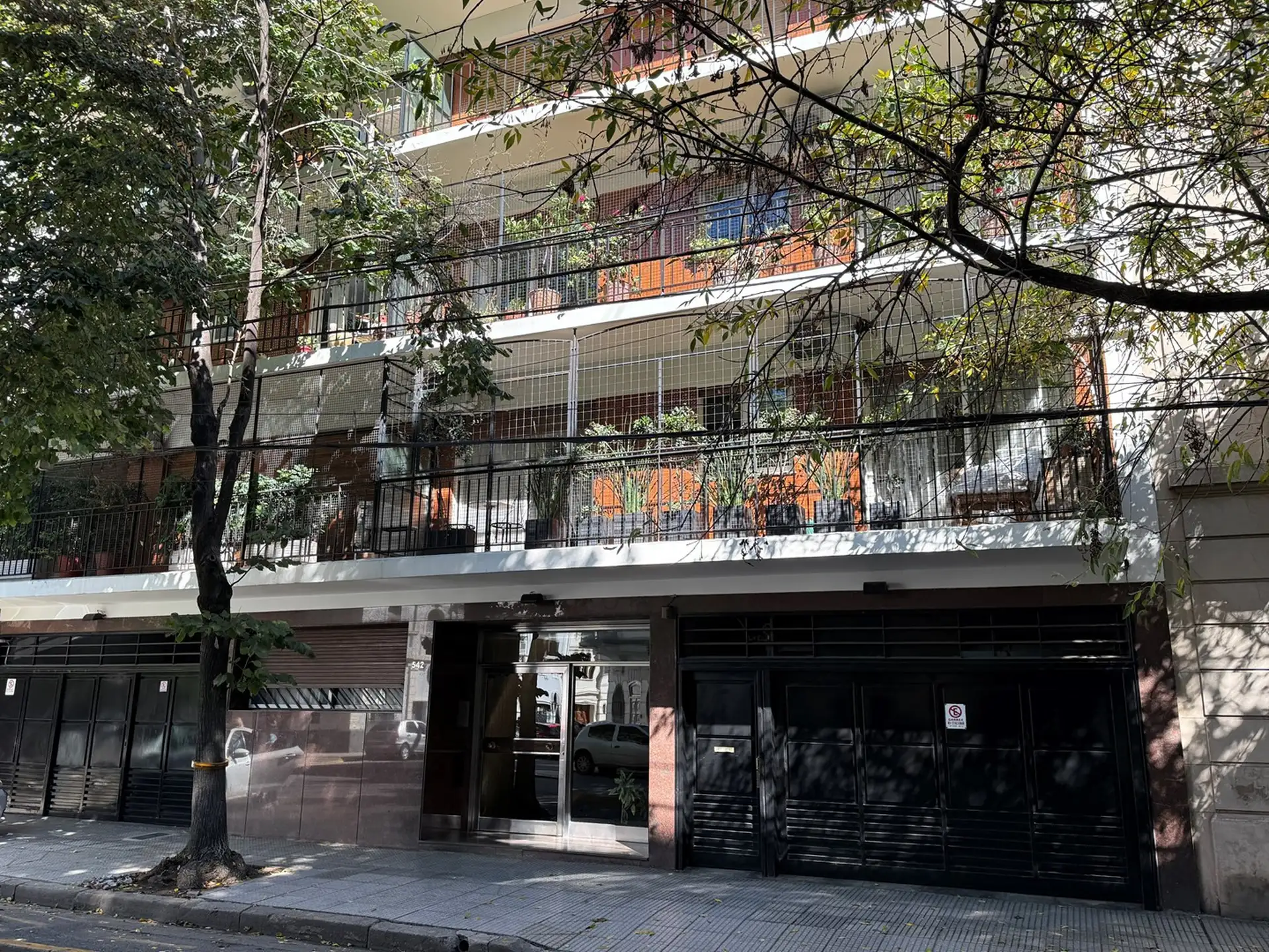 Apartamento de 3 dormitórios mobiliado em Colegiales
